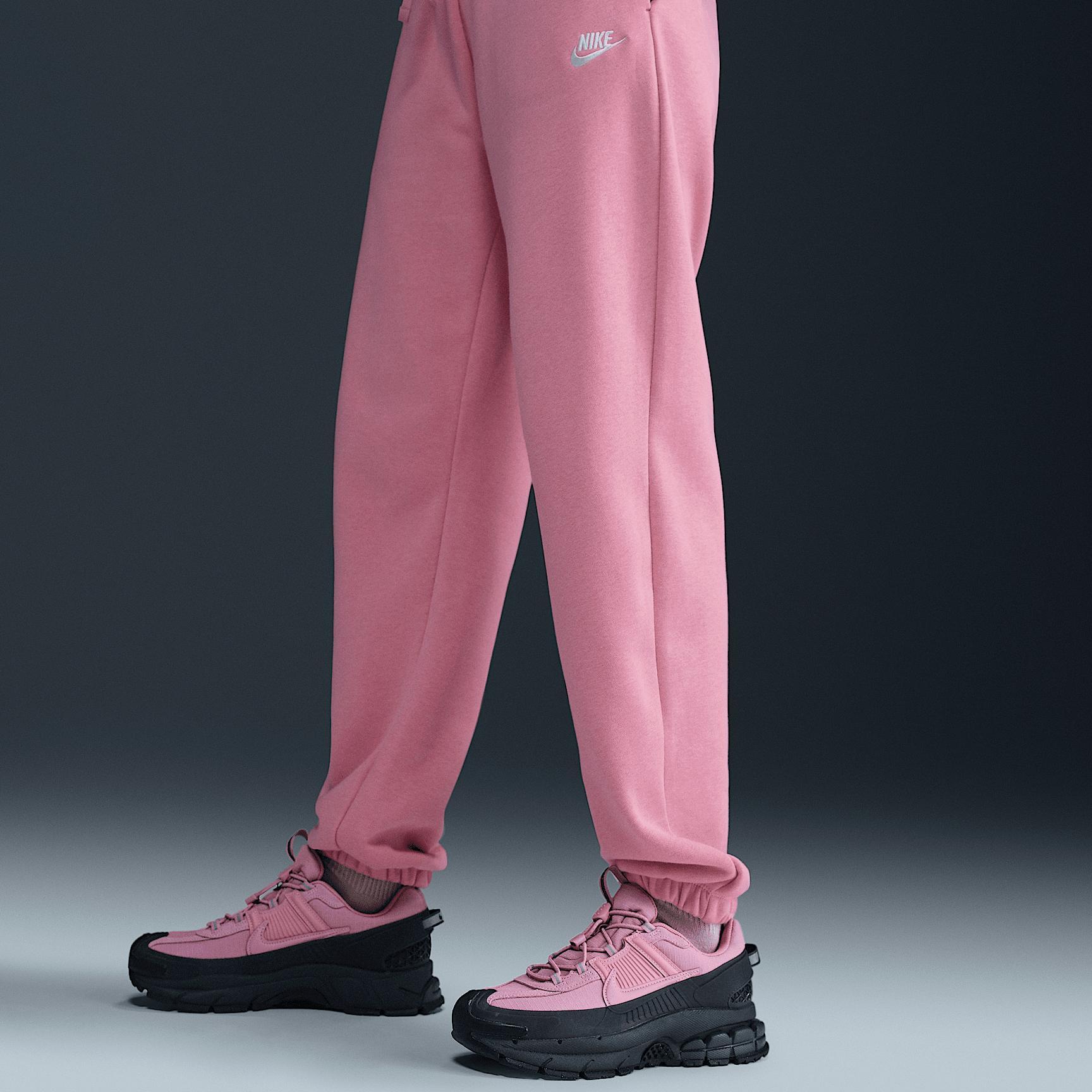 Nike Sportswear Club Fleece Women's Mid-Rise Oversized Sweatpants Product Image
