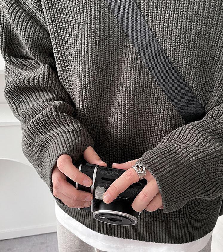 RT No. 6157 KNITTED PULLOVER ROUND NECK SWEATER Product Image