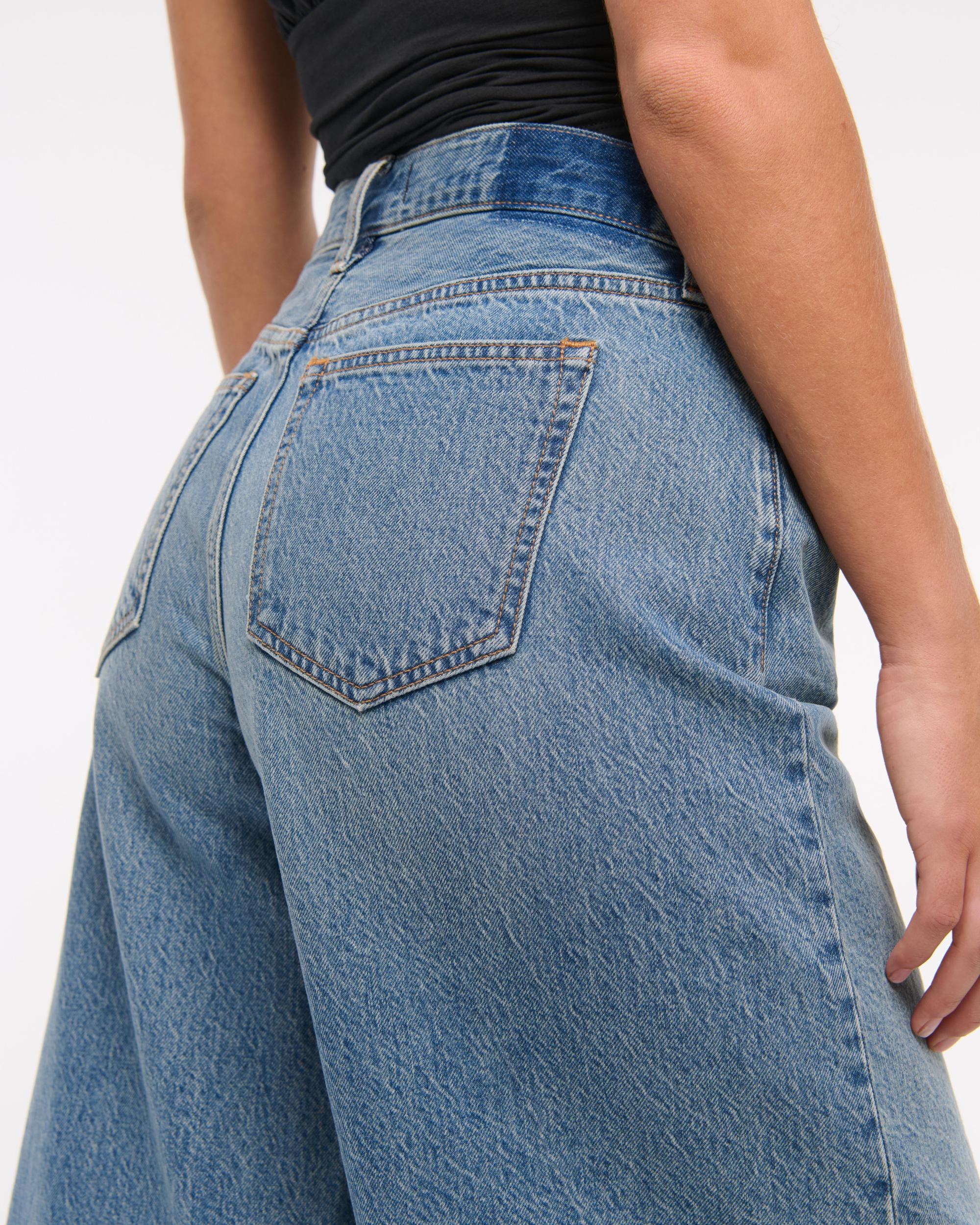 Curve Love Mid Rise Culotte Jean Product Image