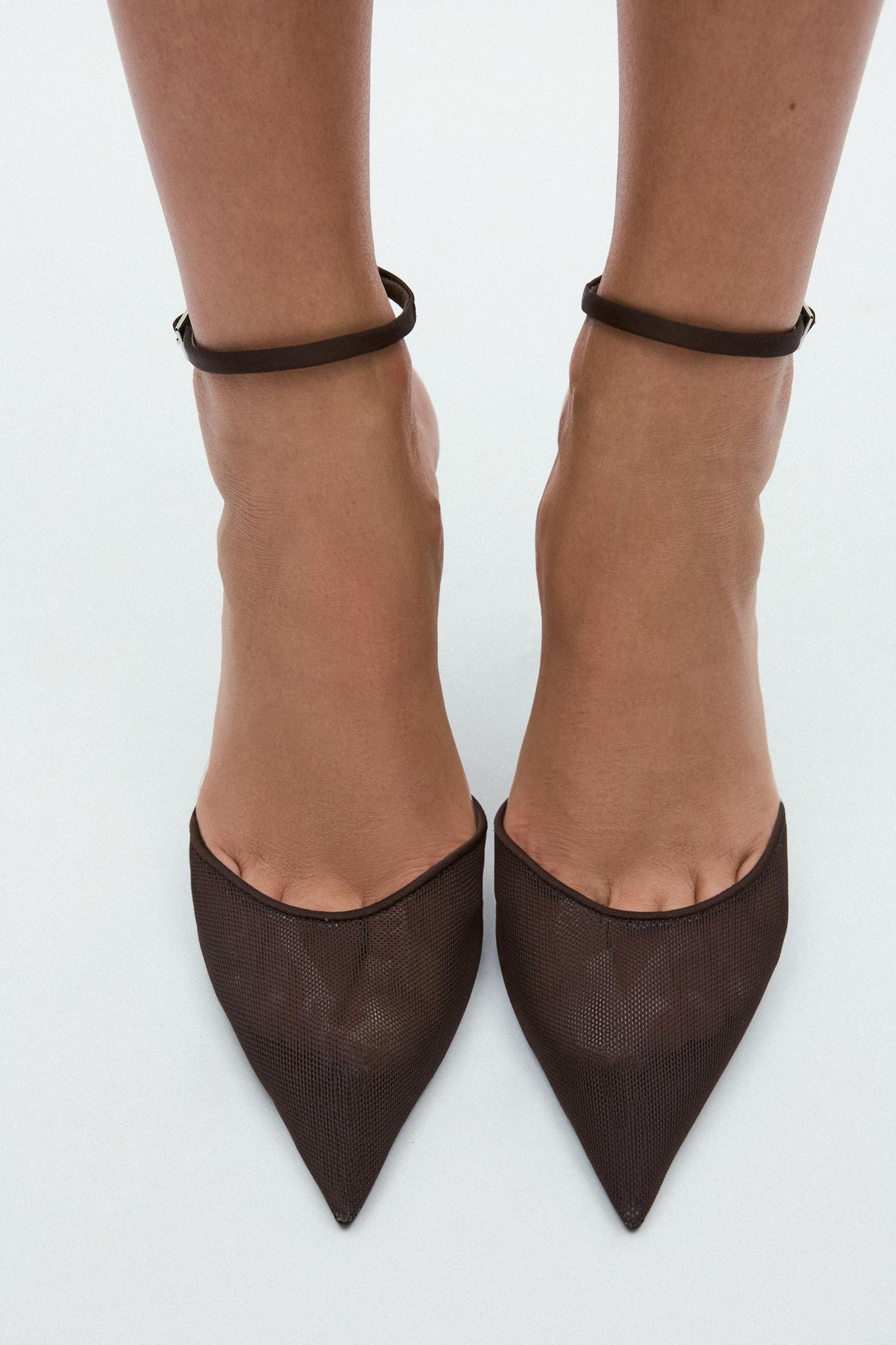 HEELED MESH SHOES Product Image