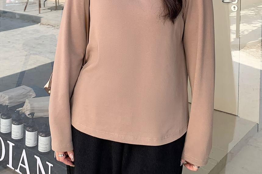 Long-Sleeve Mock Neck Plain Tee Product Image