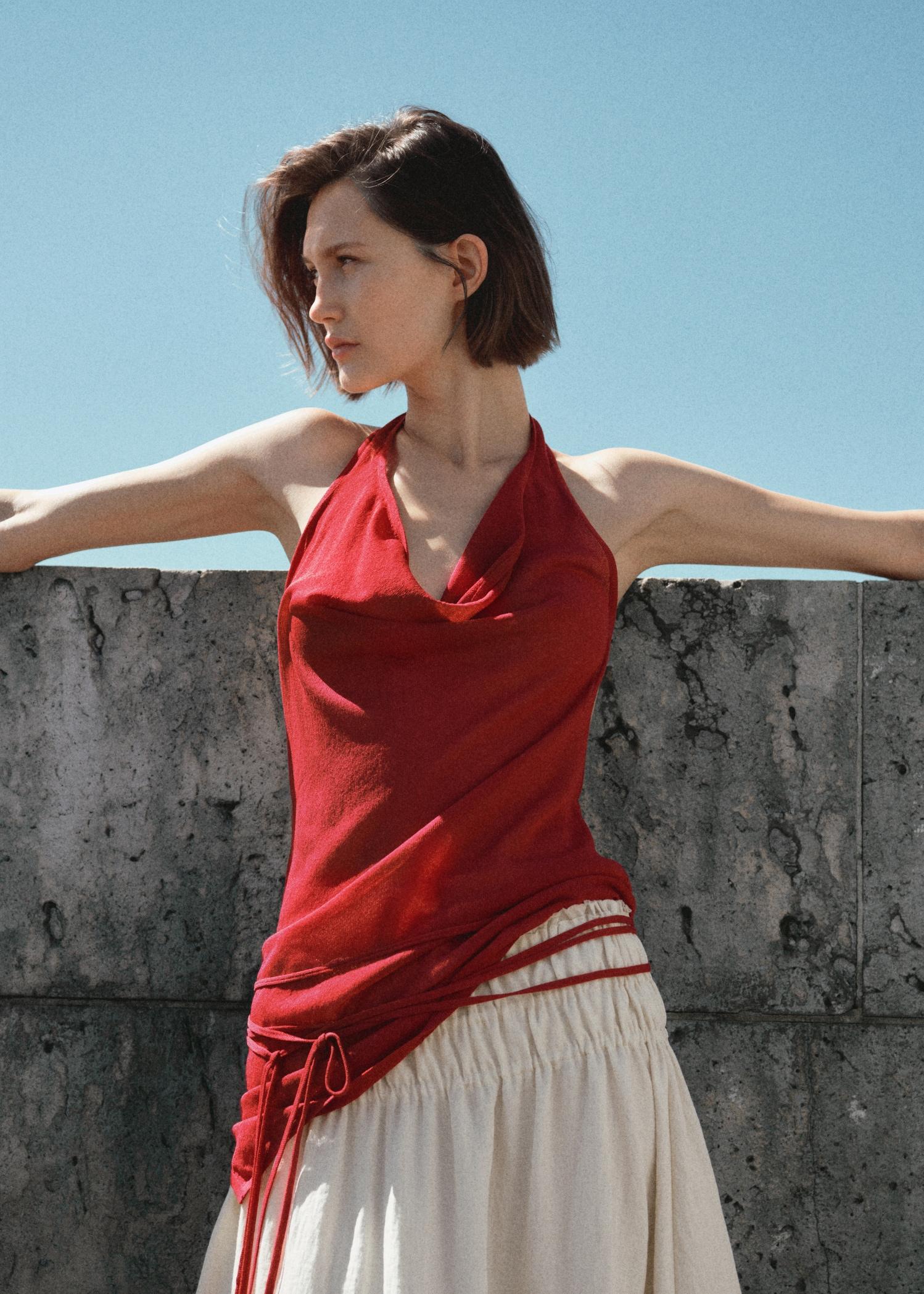 Draped knitted top with open back - Women | MANGO USA Product Image