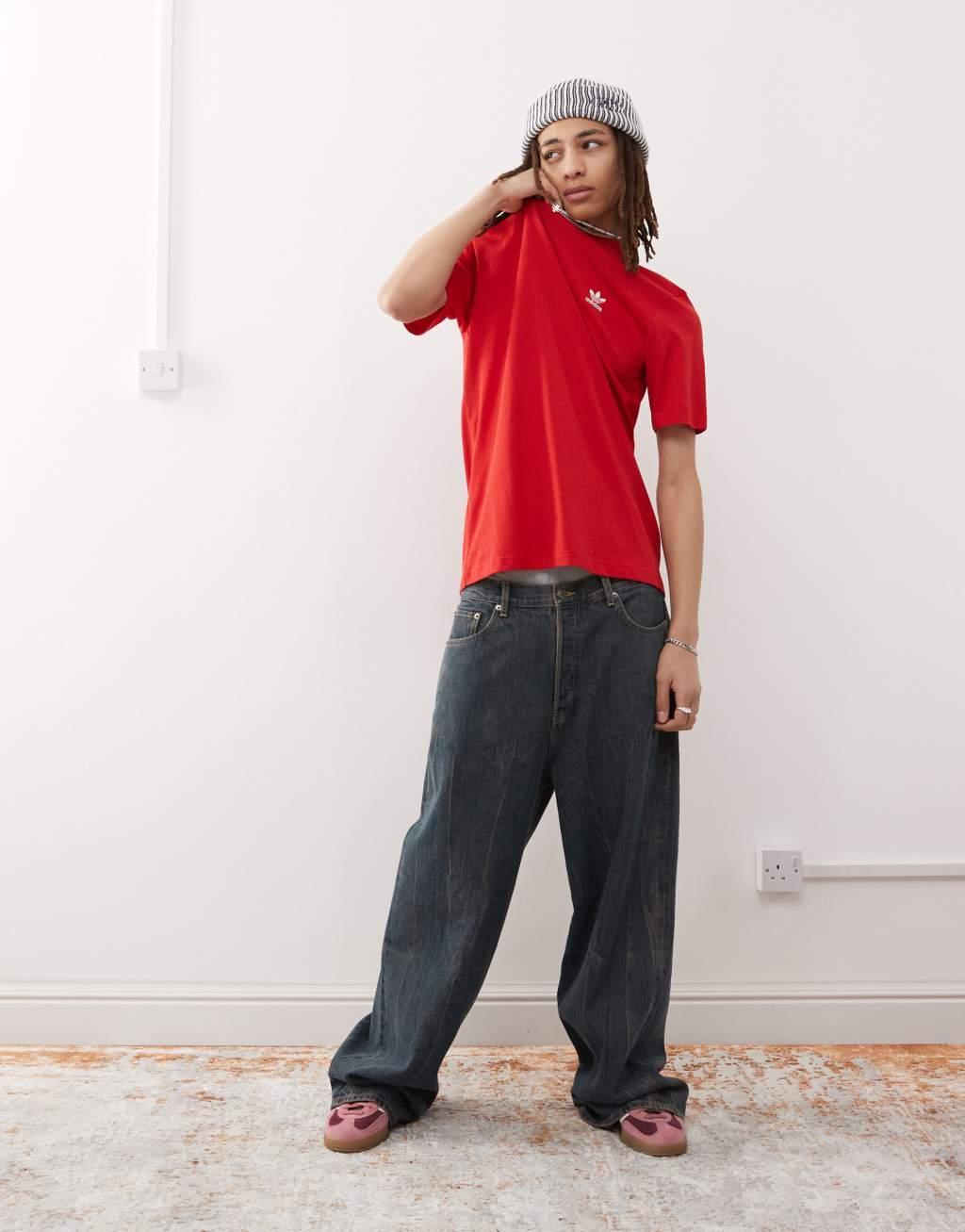 adidas Originals Essentials Trefoil t-shirt in red Product Image