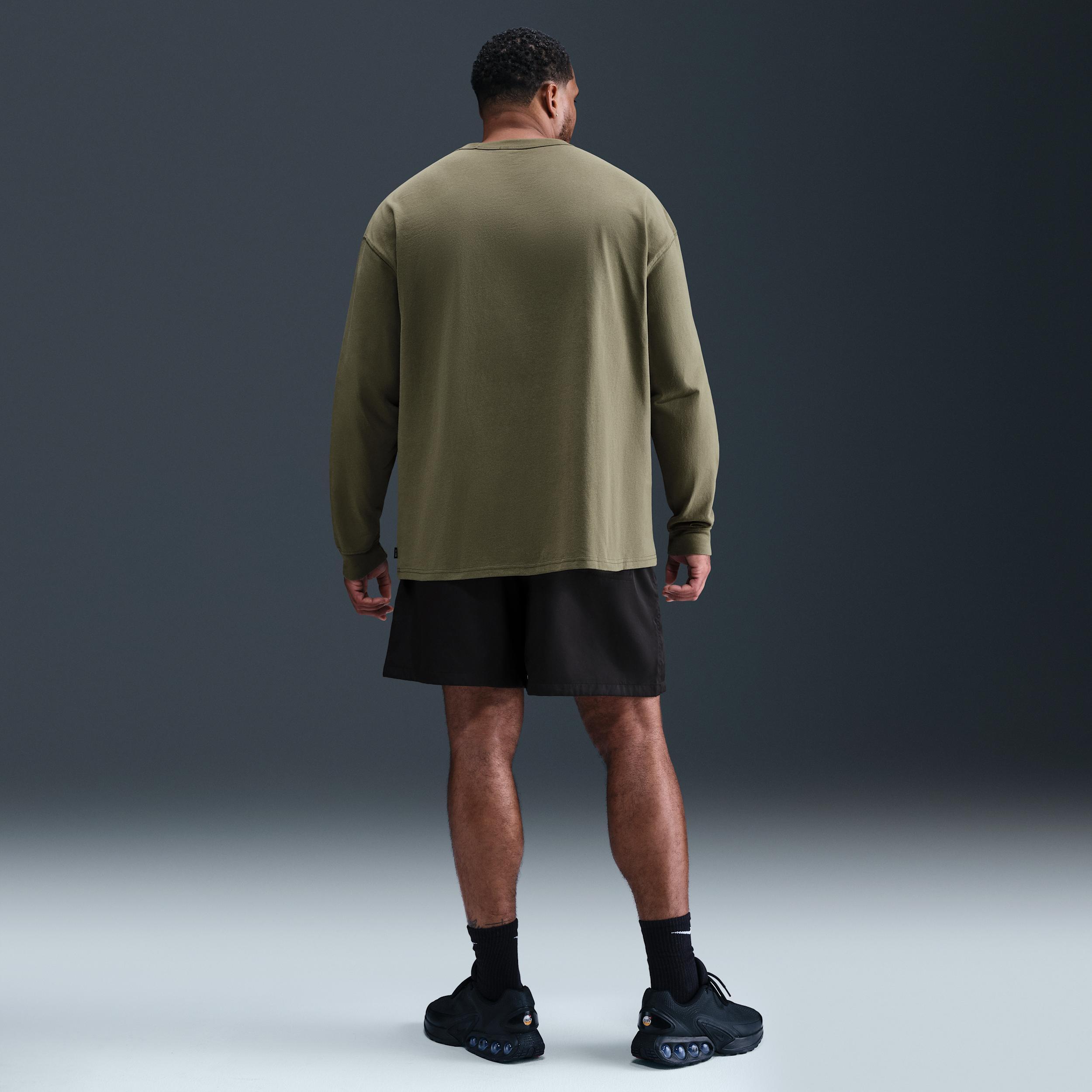 Nike Sportswear Premium Essentials Men's Long-Sleeve Pocket T-Shirt Product Image