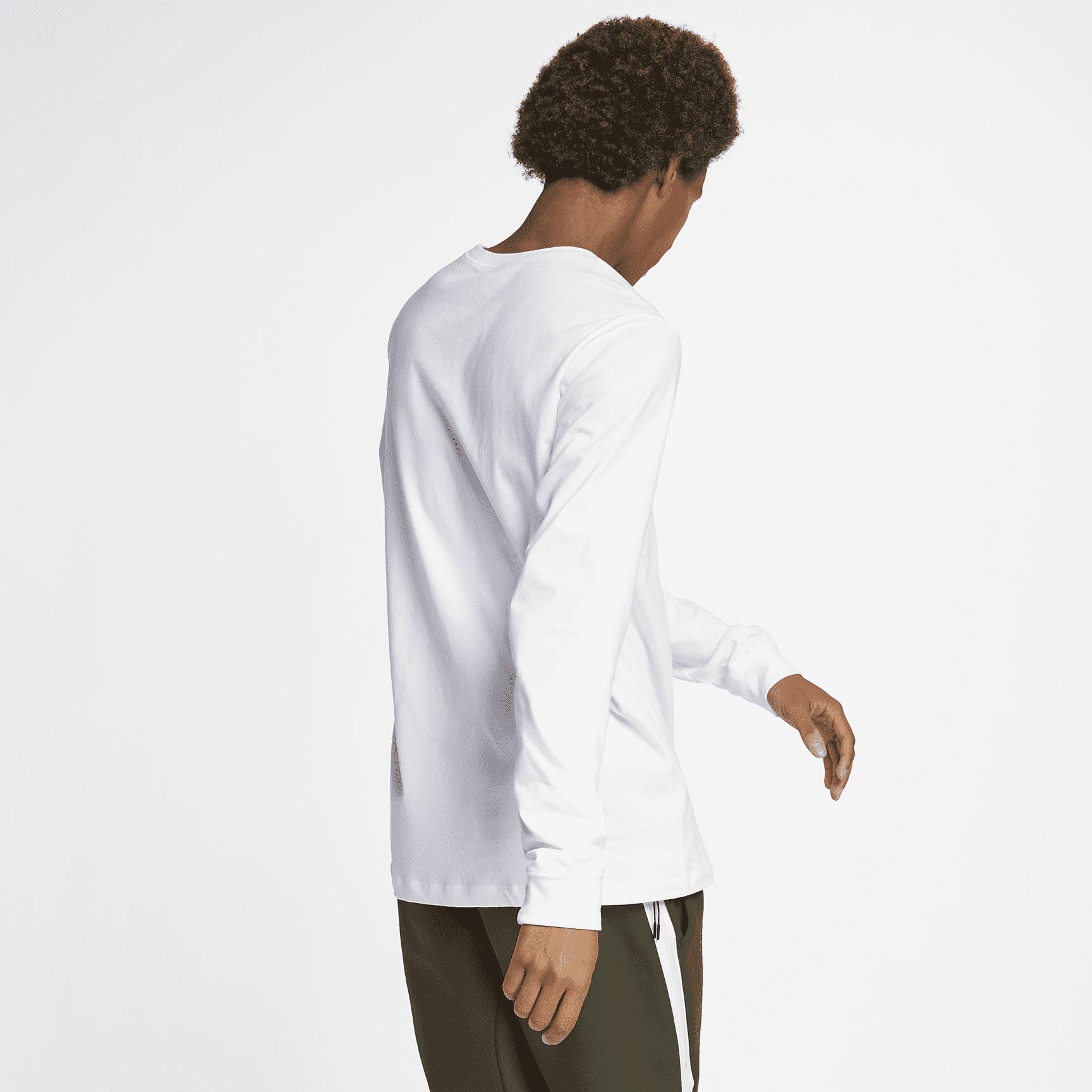 Nike Sportswear Club Men's Long-Sleeve T-Shirt Product Image