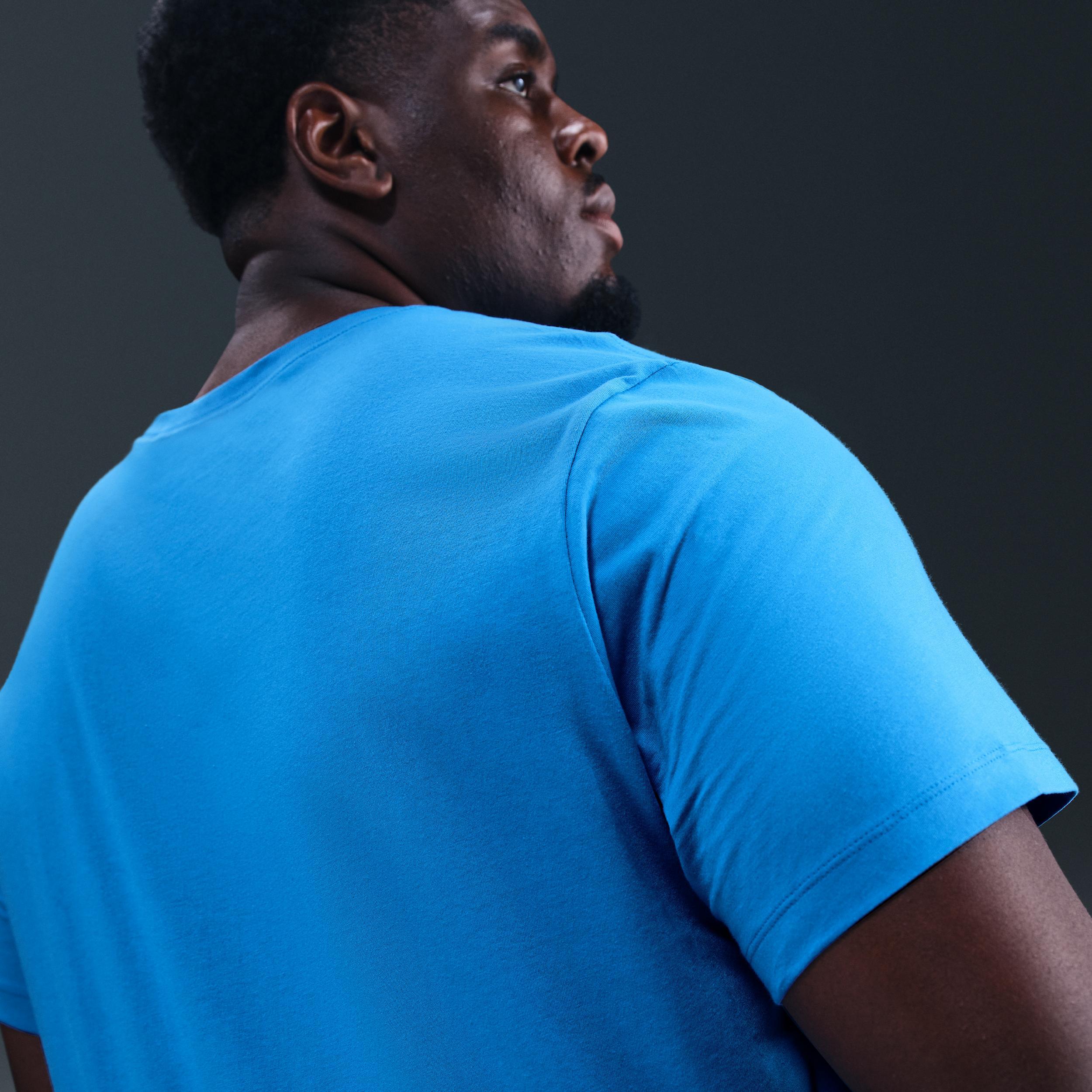 Men's Nike Sportswear Club T-Shirt Product Image