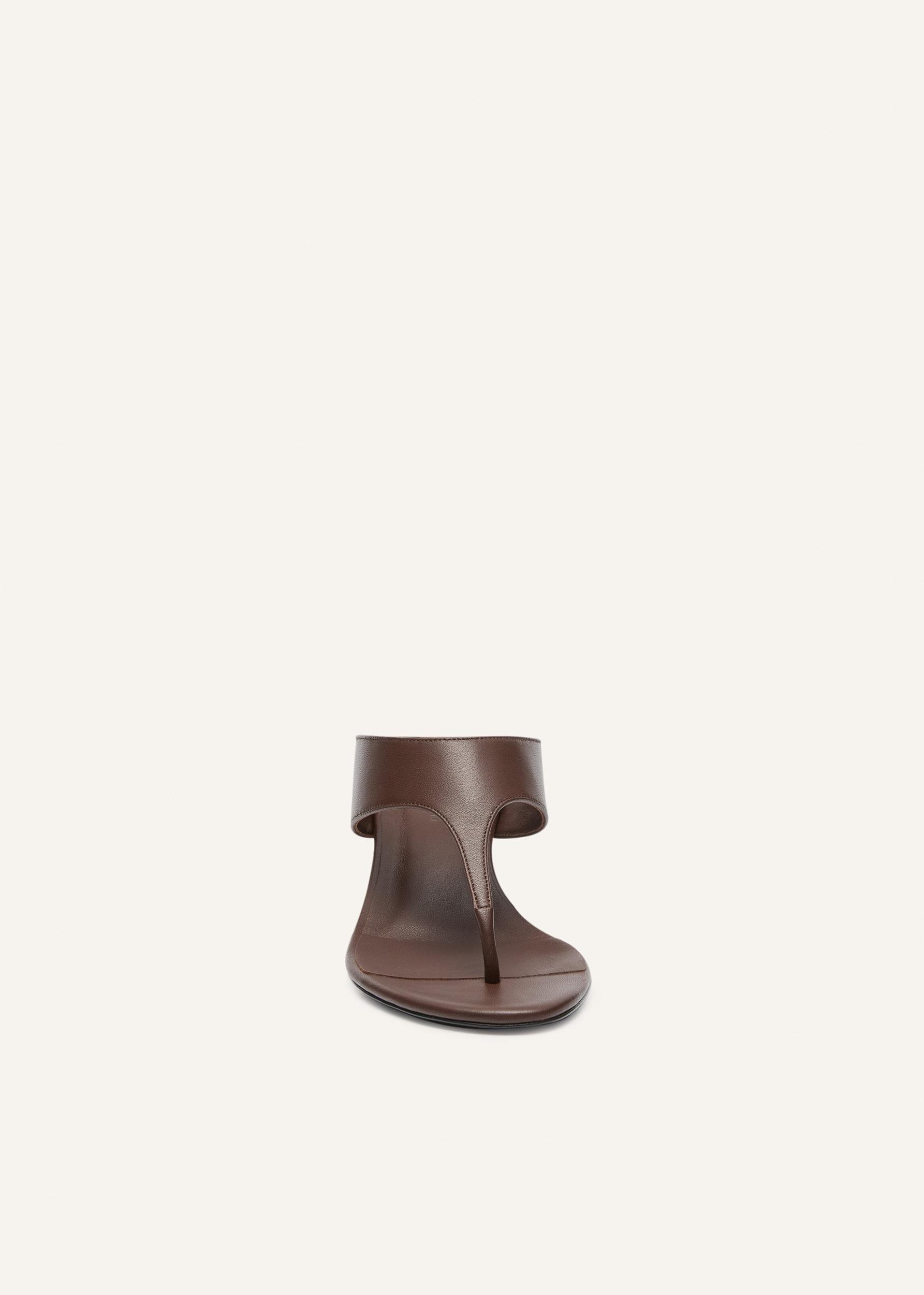 Thong sandals in brown leather Product Image