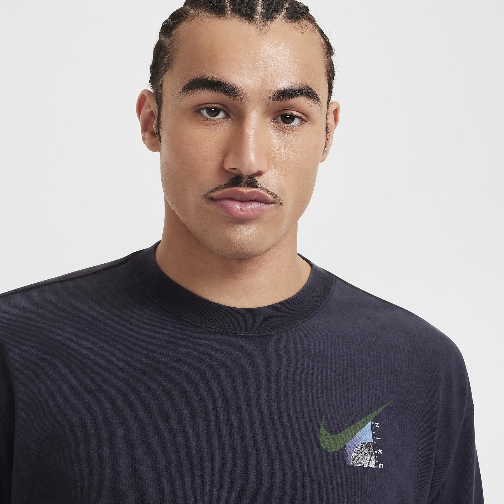 Nike Men's Max90 Long-Sleeve Basketball T-Shirt Product Image