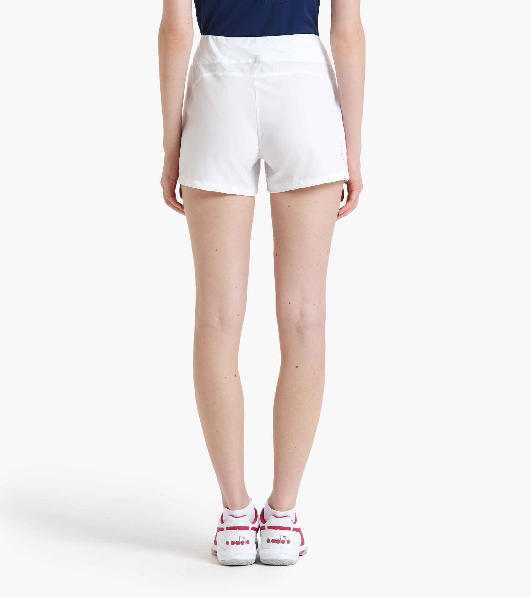 L. SHORT COURT Product Image
