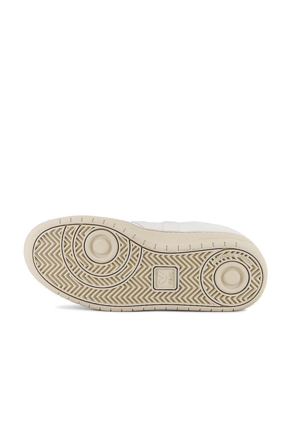 V-90 Sneaker Veja Product Image
