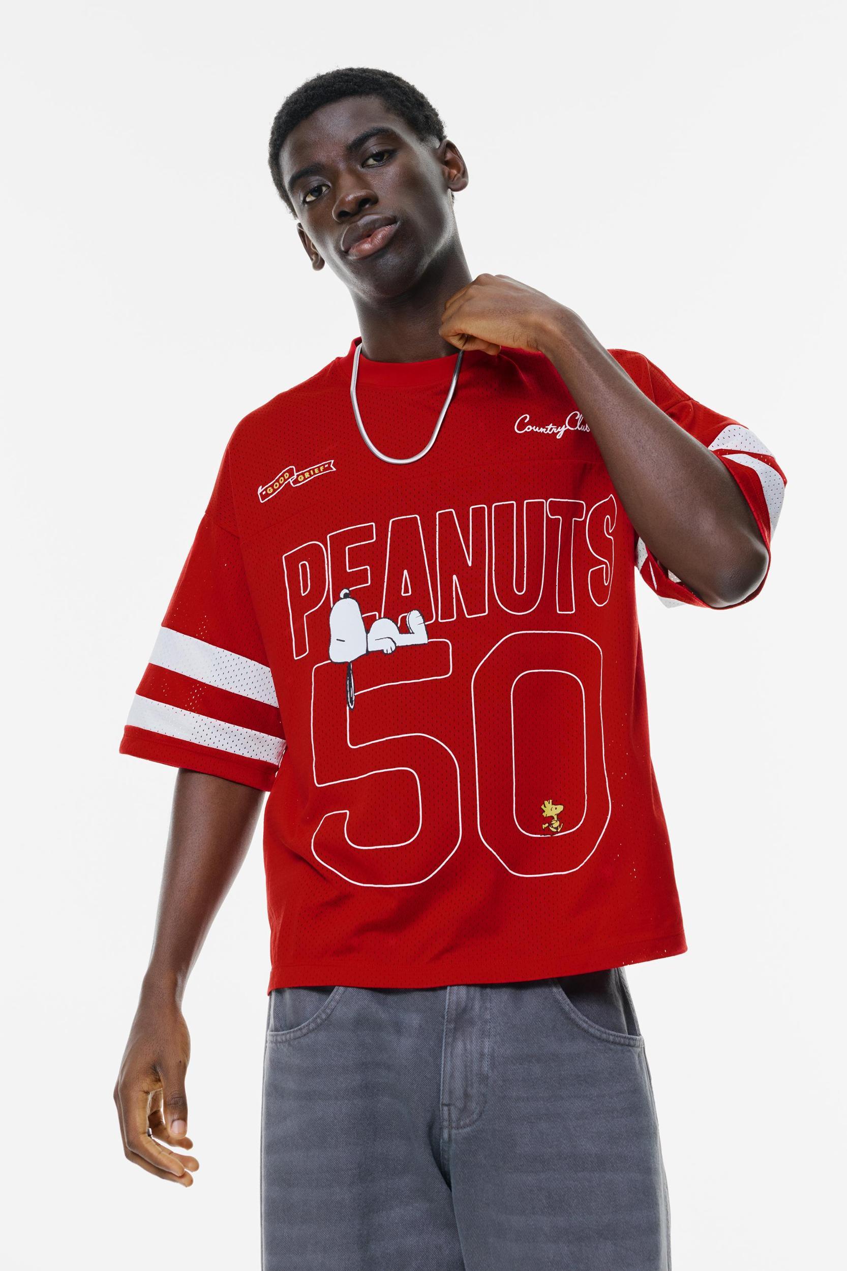 Mesh Snoopy T-shirt Product Image