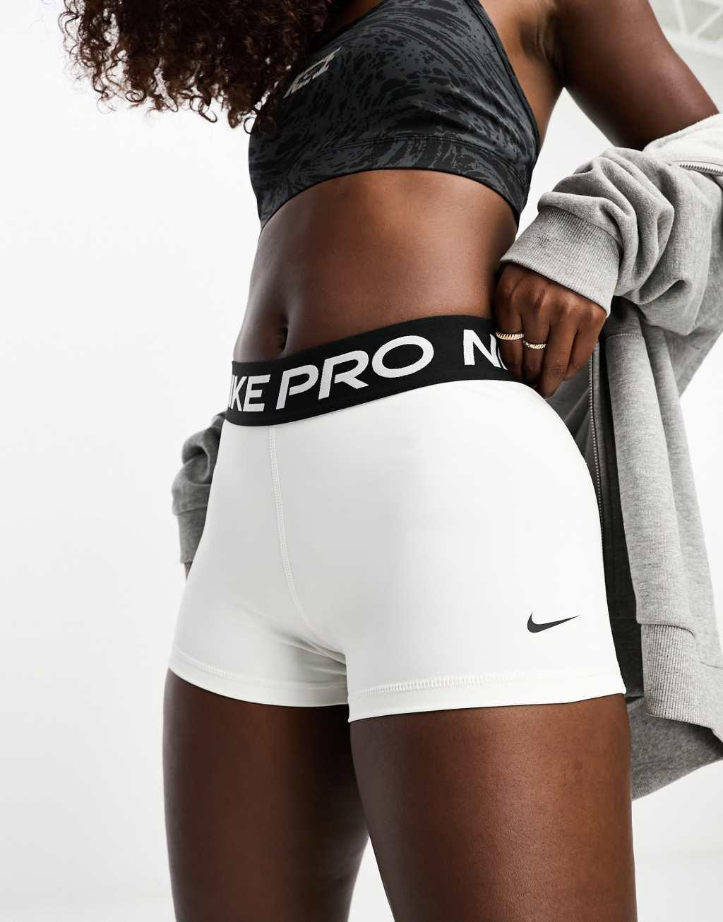 Nike Training Pro 365 3inch shorts Product Image