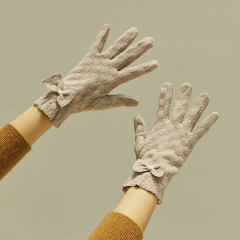 Bow Checker Touchscreen Gloves Product Image