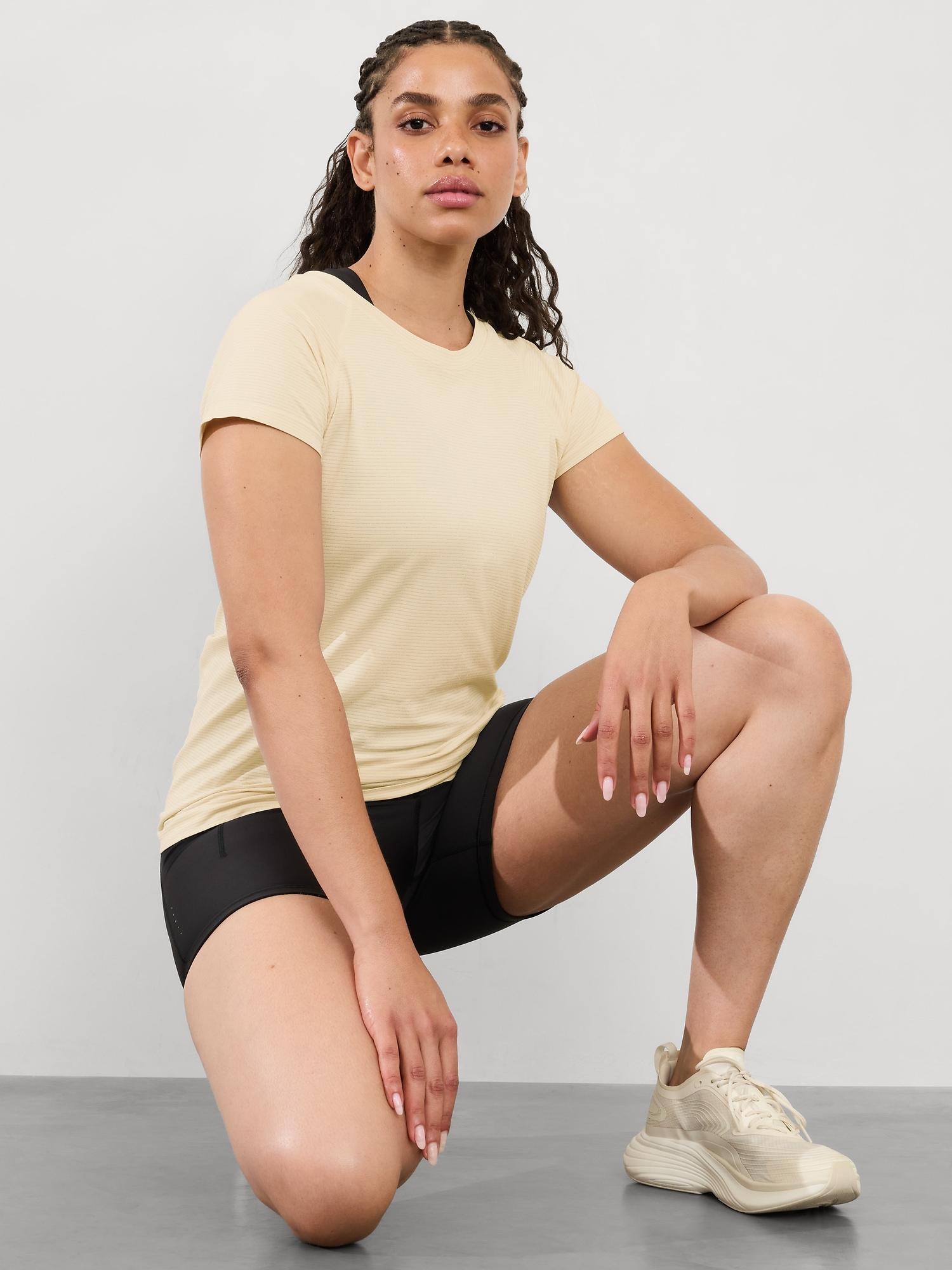 Momentum Seamless Tee Product Image