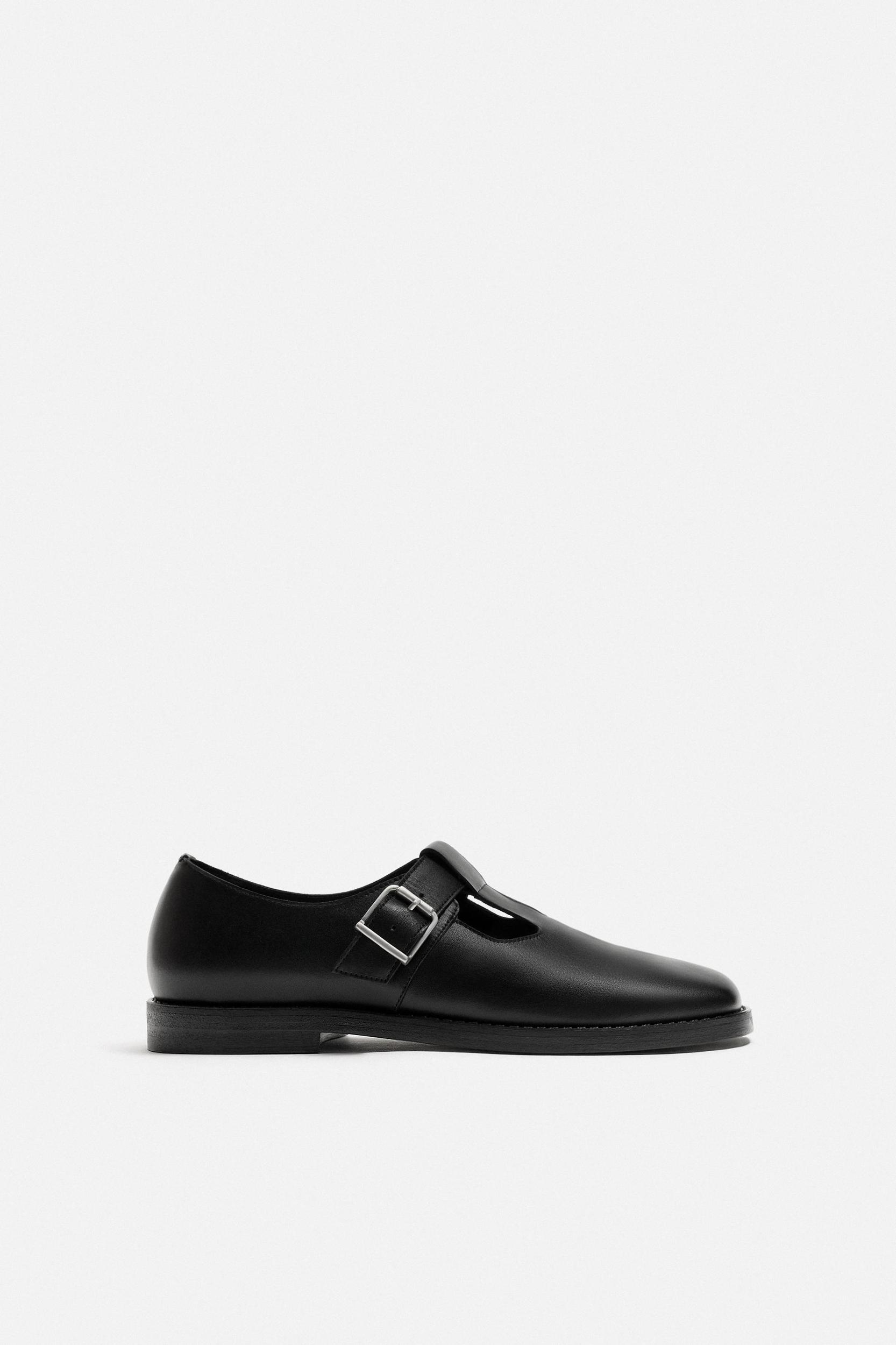 LEATHER BUCKLE SHOE Product Image