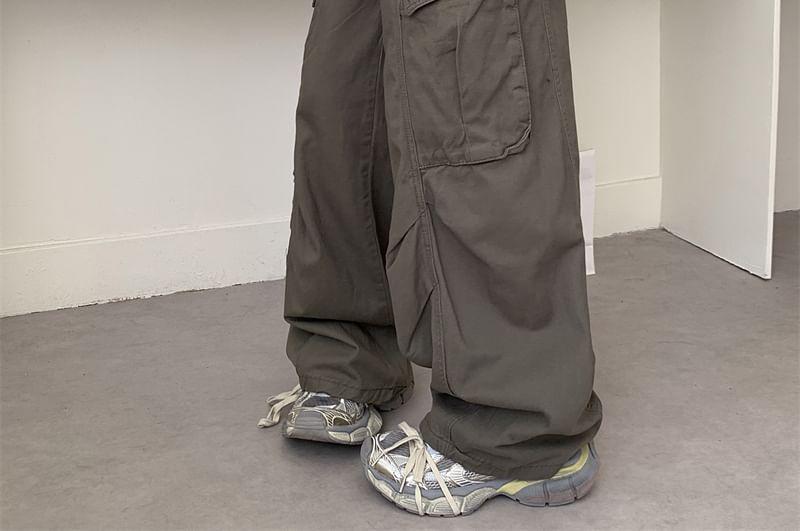 Mid Waist Plain Ruched Wide Leg Cargo Jeans Product Image