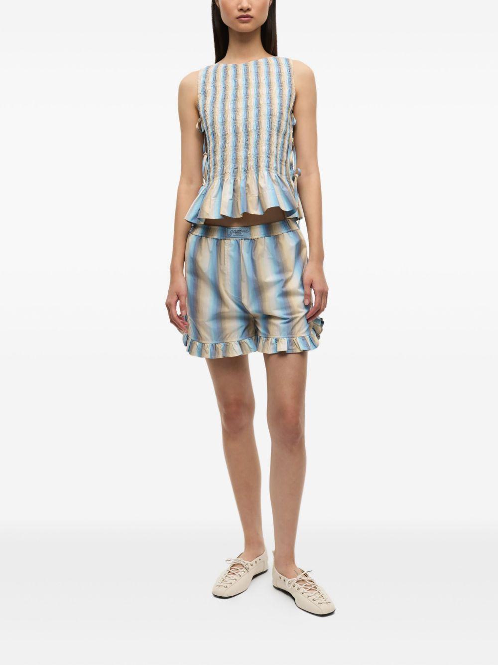striped shorts  Product Image