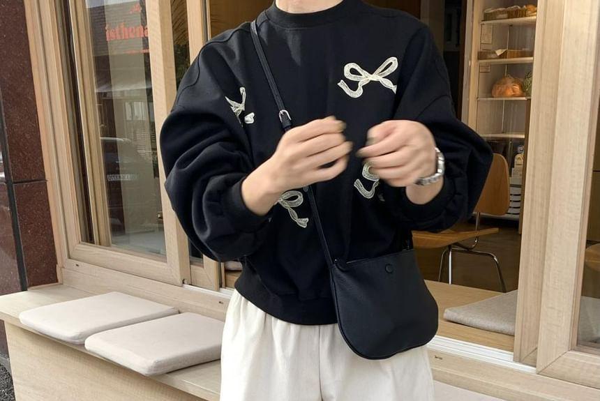 Puff-Sleeve Round Neck Bow Embroidered Sweatshirt Product Image