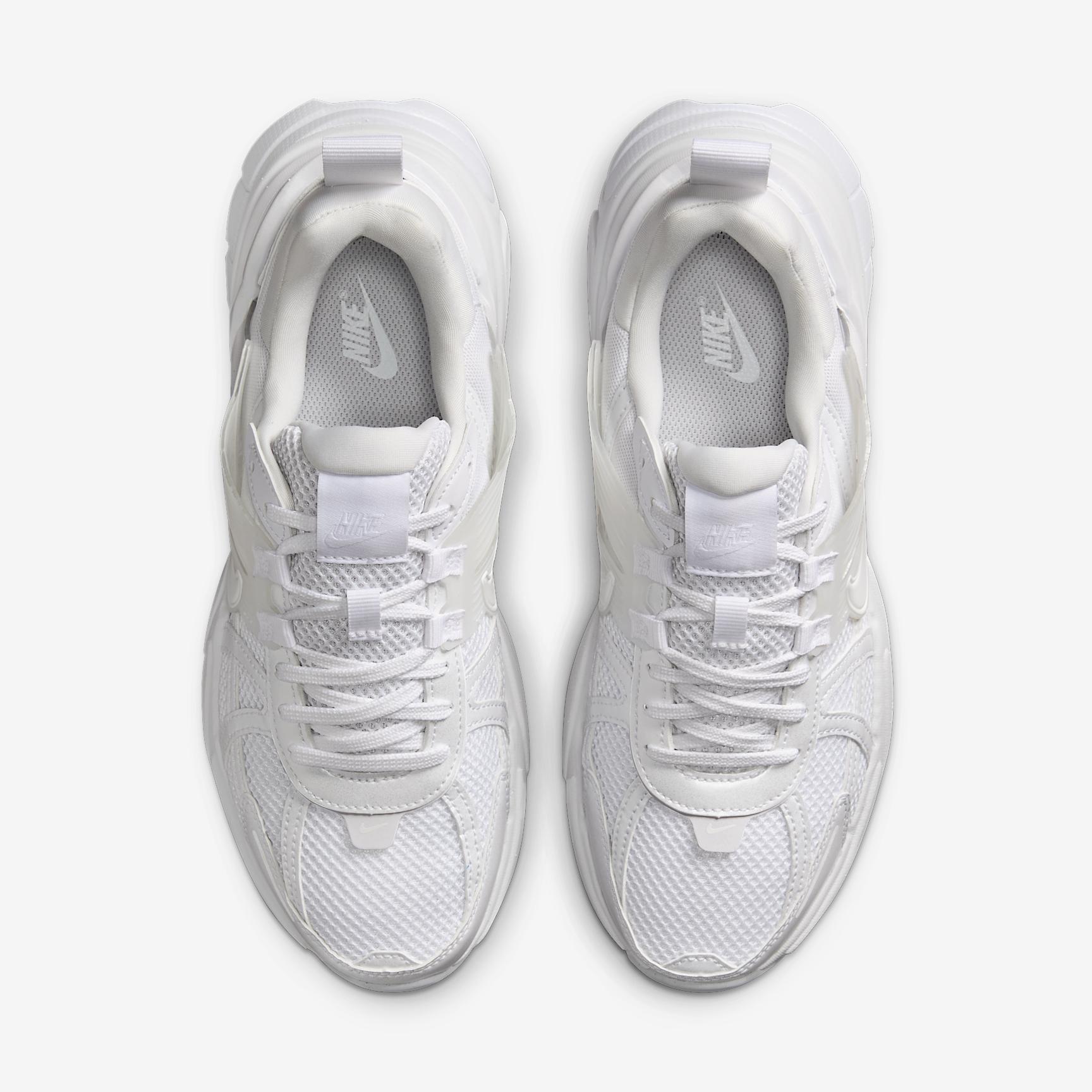 Nike Women's V2K Run Shoes Product Image