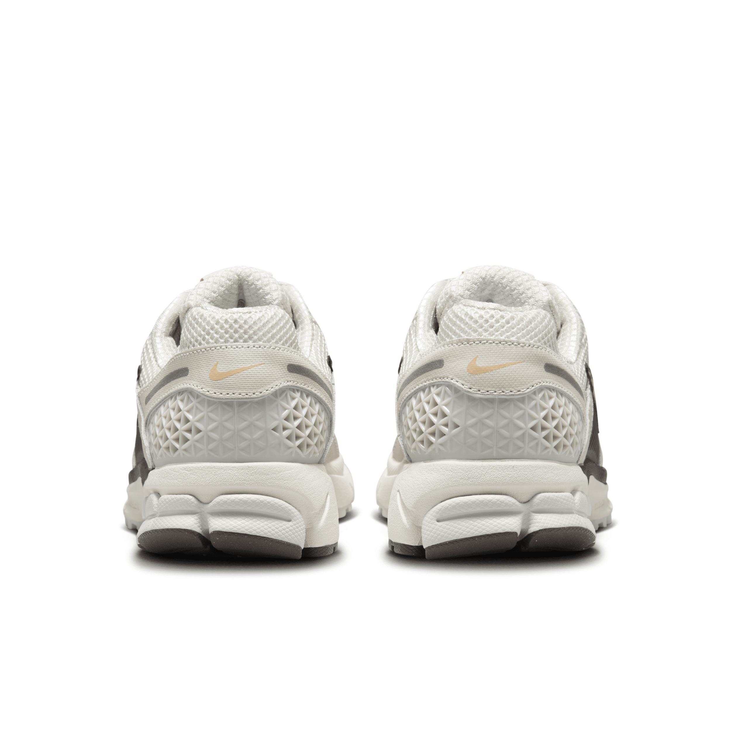 Womens Nike Zoom Vomero 5 Casual Shoes Product Image