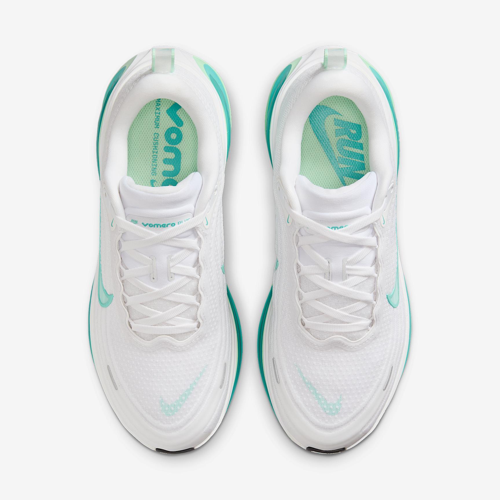 Nike Women's Vomero Plus Road Running Shoes (Extra Wide) Product Image