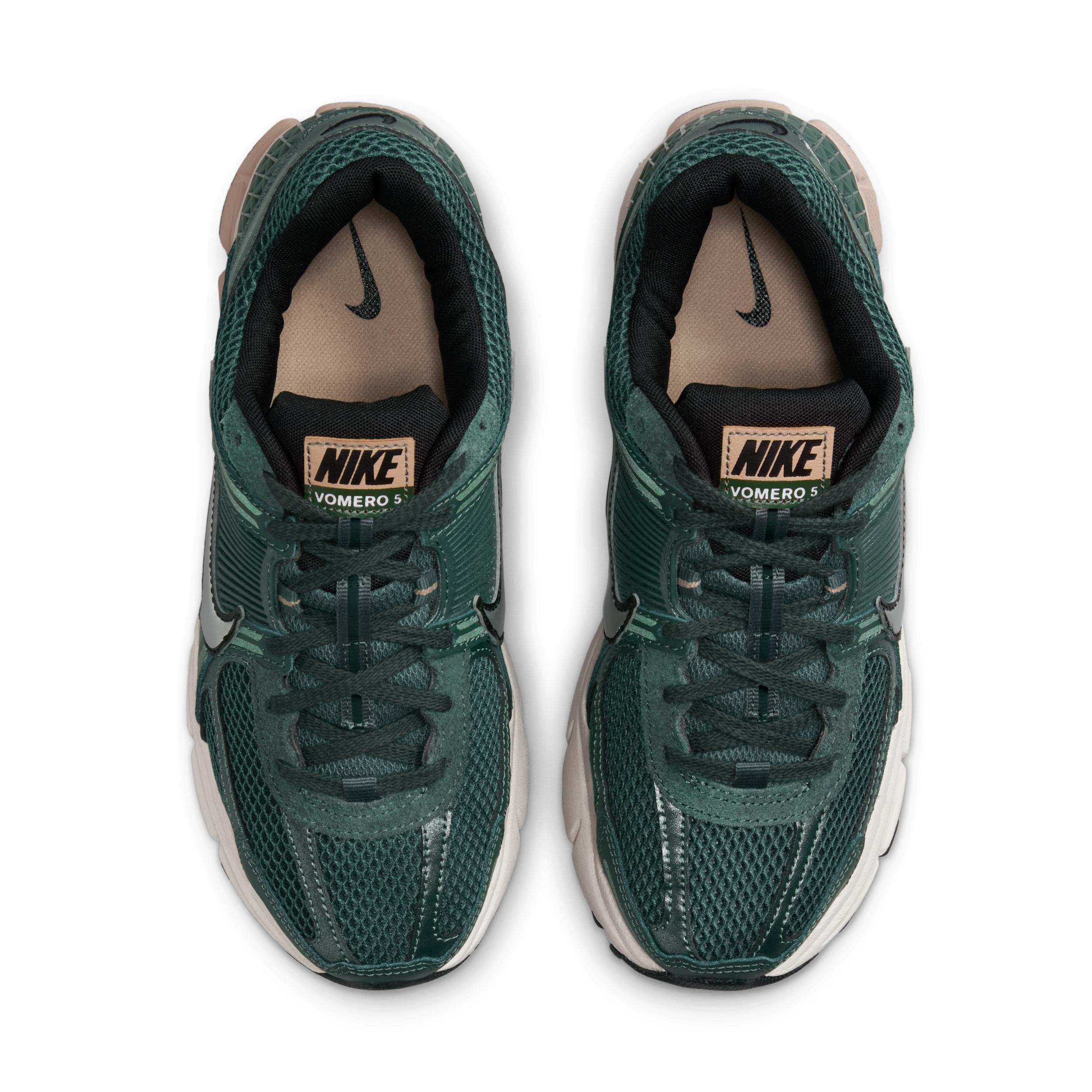 Nike Womens Zoom Vomero 5 Casual Shoes Product Image