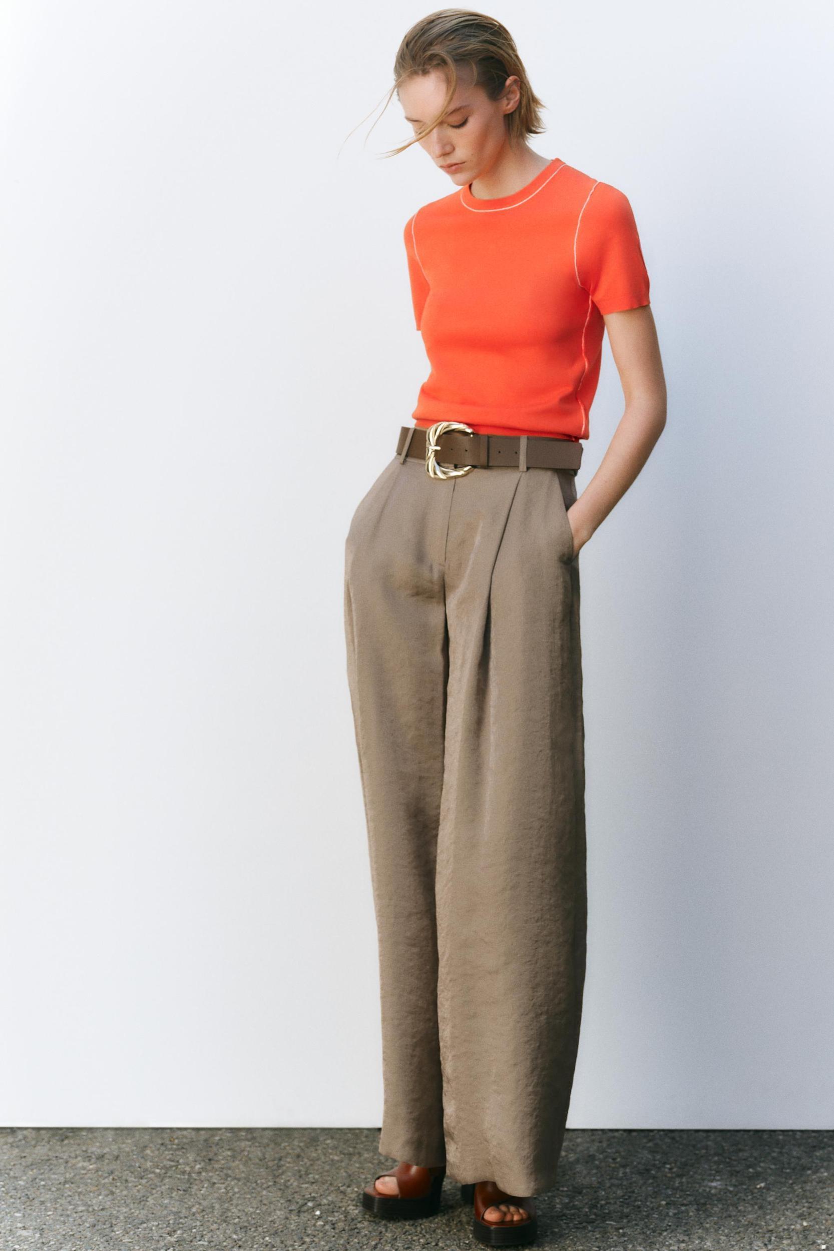 TRIMMED SHORT SLEEVE KNIT TOP Product Image