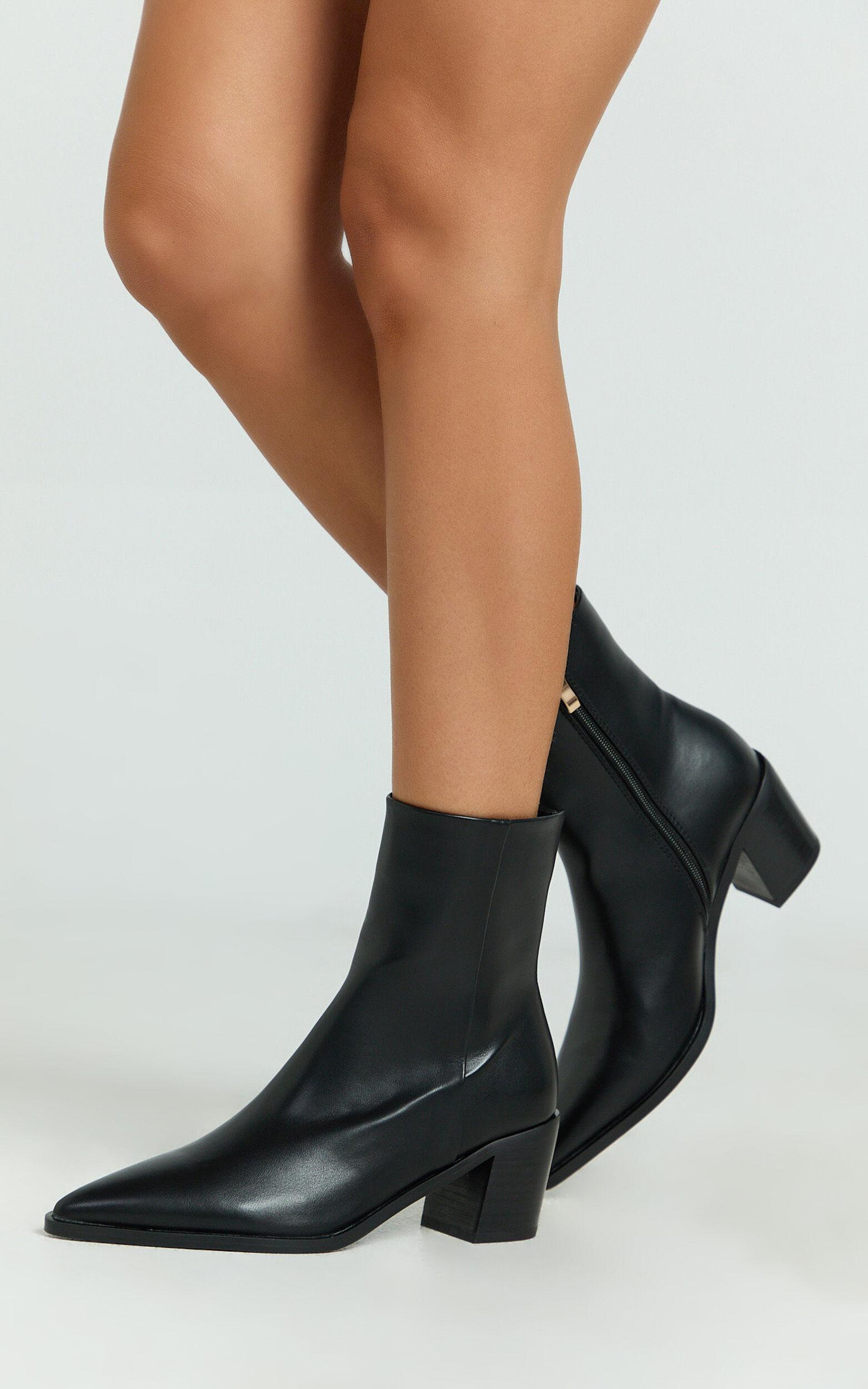 Billini - Hartford Boots in Black Product Image
