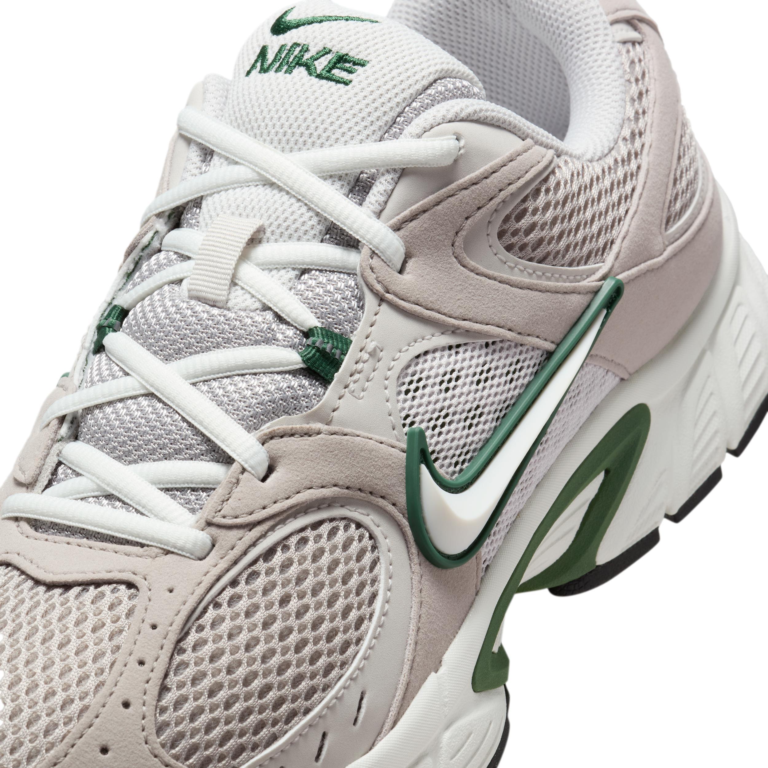 Nike Men's V5 RNR Shoes Product Image