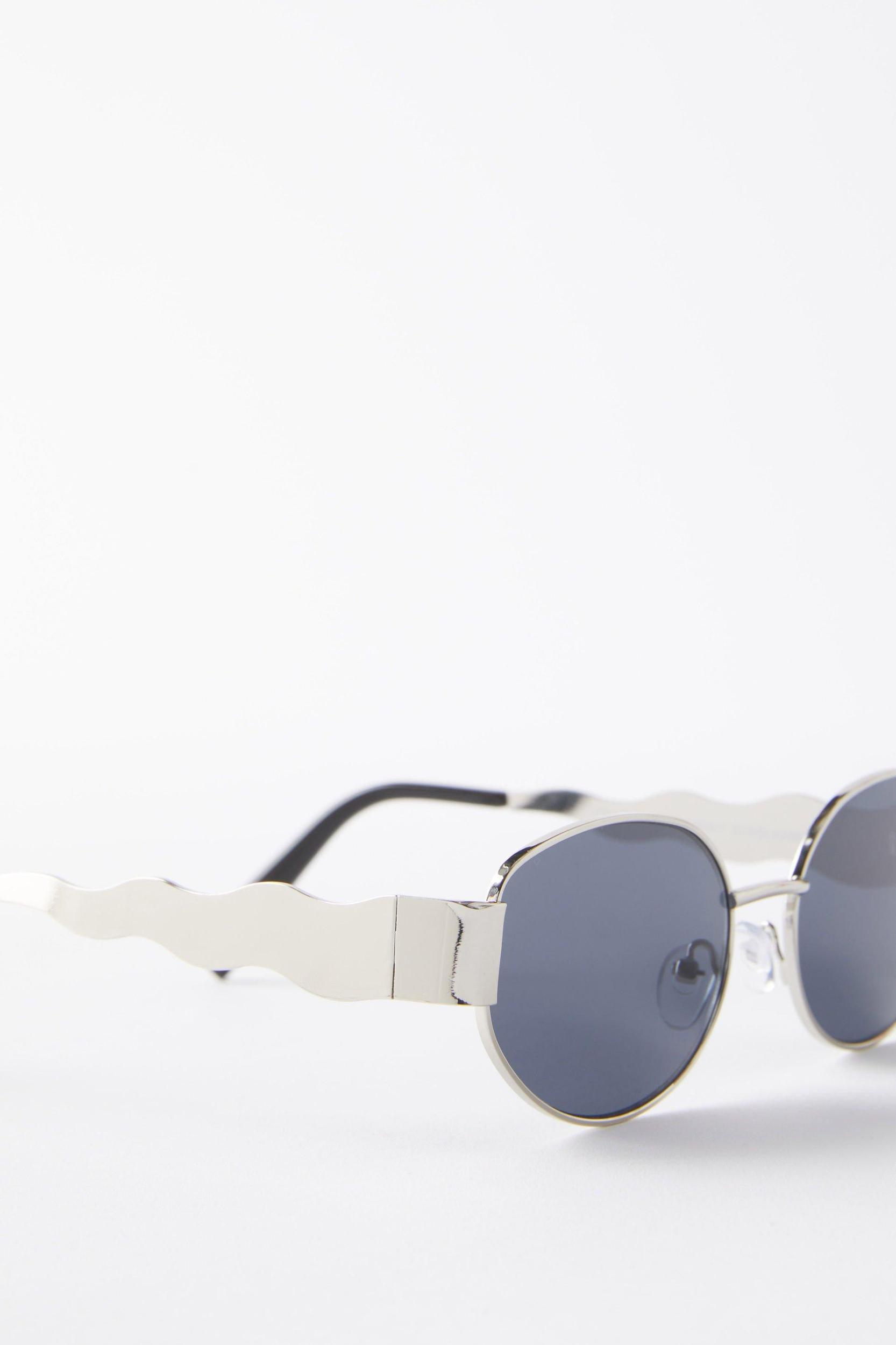 Celeste Metal Wavy Sunglasses Product Image