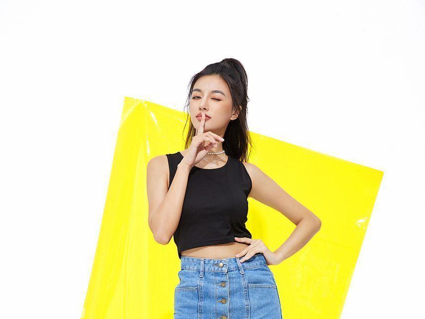Eco-Friendly Plain Open-Back Crop Tank Top Product Image