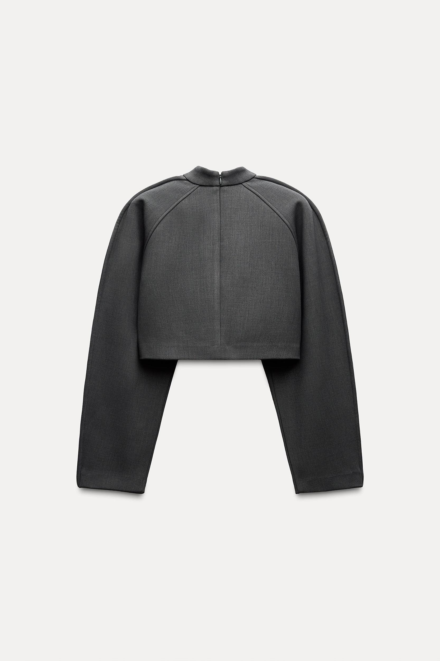 SHORT VOLUMINOUS TOP Product Image