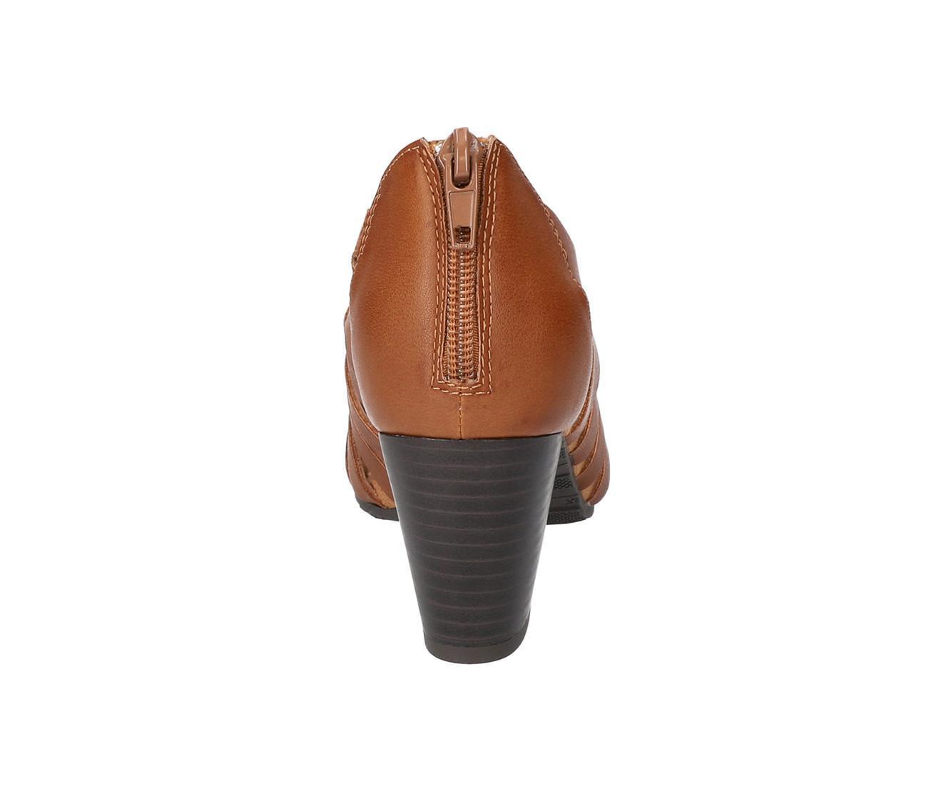 Women's Easy Street Vanni Pumps Product Image