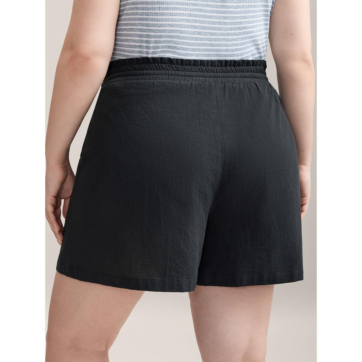 Plus Size Drawstring Waist Pockets Straight-Leg Shorts Women Black Casual Drawstring Straight Leg Everyday-Casual Shorts BloomChic 26/4X Product Image