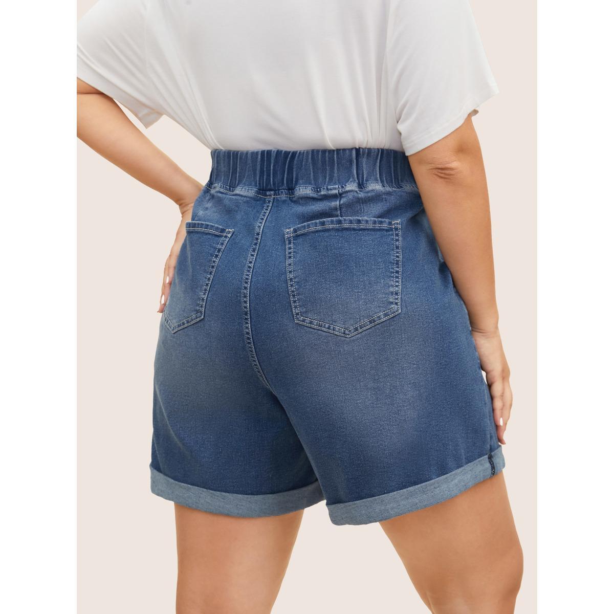 Plus Size Medium Wash Roll Hem Loose Denim Shorts Women Denimblue Roll Hem High stretch Everyday Slanted pocket Casual Denim Shorts BloomChic 14/1X Product Image