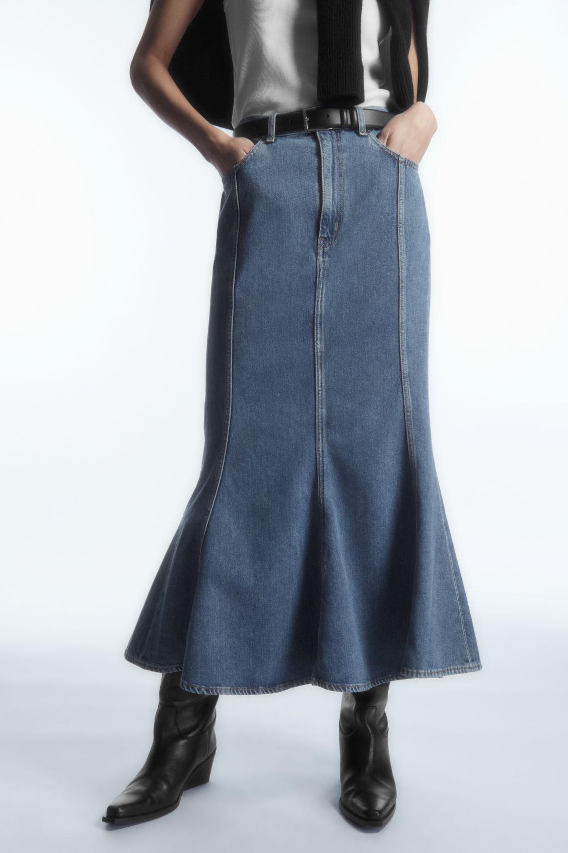 PANELED FLARED DENIM SKIRT Product Image