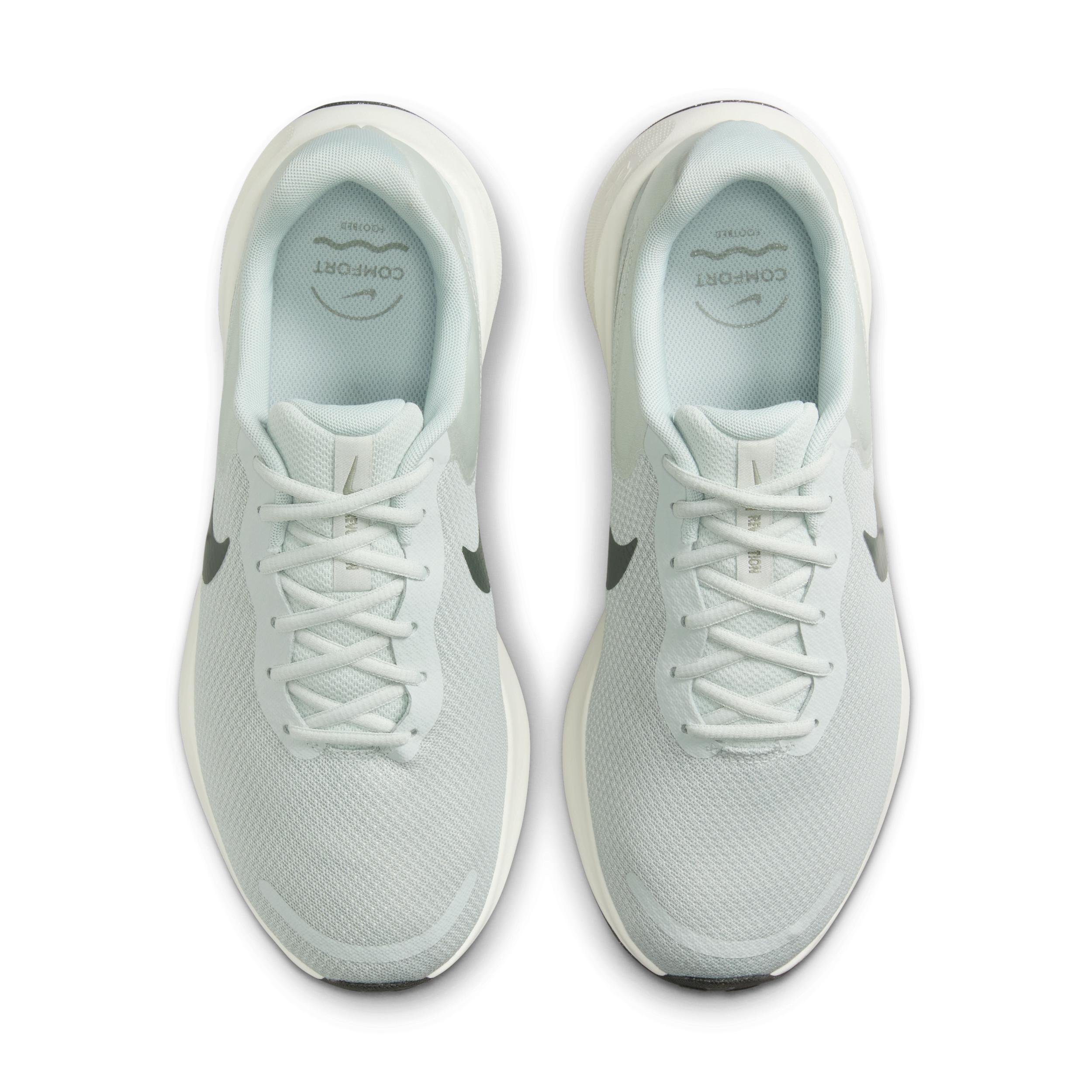 Nike Men's Revolution 7 Road Running Shoes (Extra Wide) Product Image