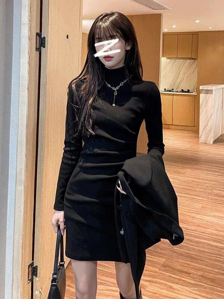 Long-Sleeve Mock Neck Plain Ruched Mini Sheath Dress Product Image
