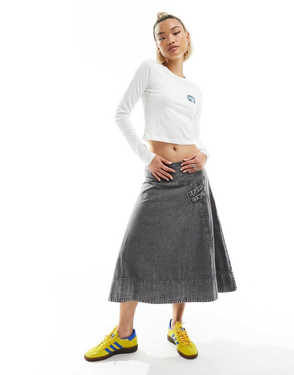 Noisy May crop long sleeve chamonix T-shirt Product Image