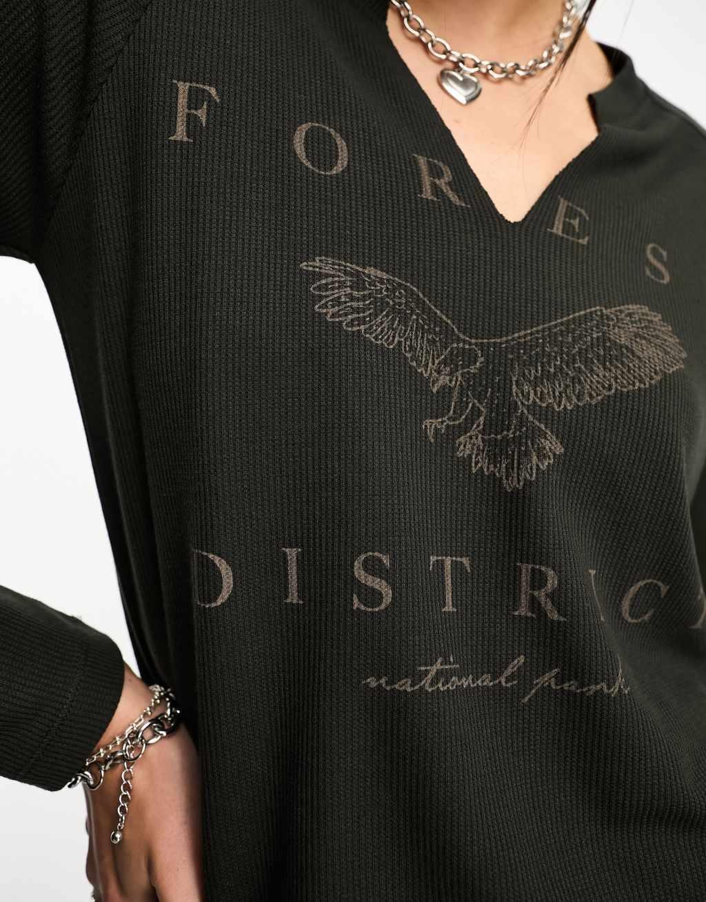 Cotton On long sleeve waffle raglan top with graphic-Black Product Image
