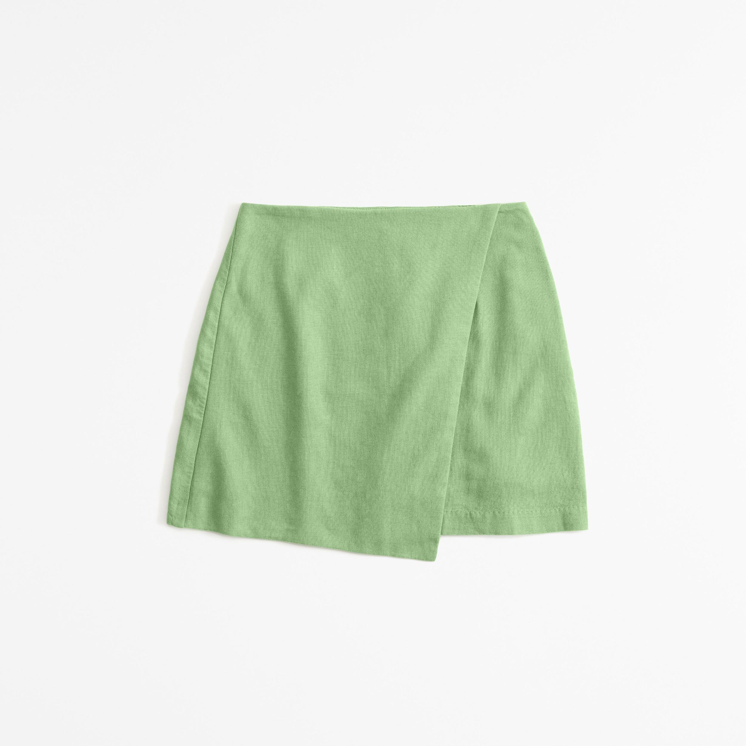 The A&F Scarlett Linen-Blend Wrap Mini Skort Product Image
