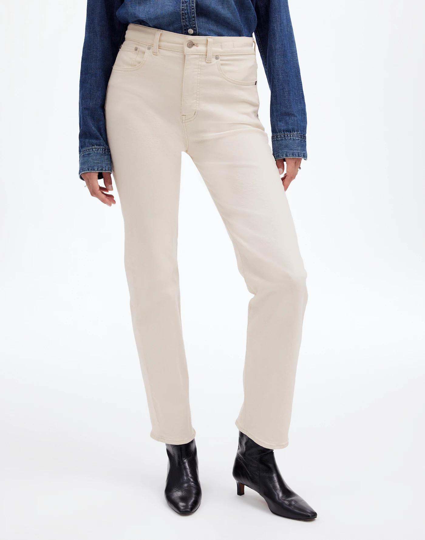 The Petite '90s Straight Jean Product Image