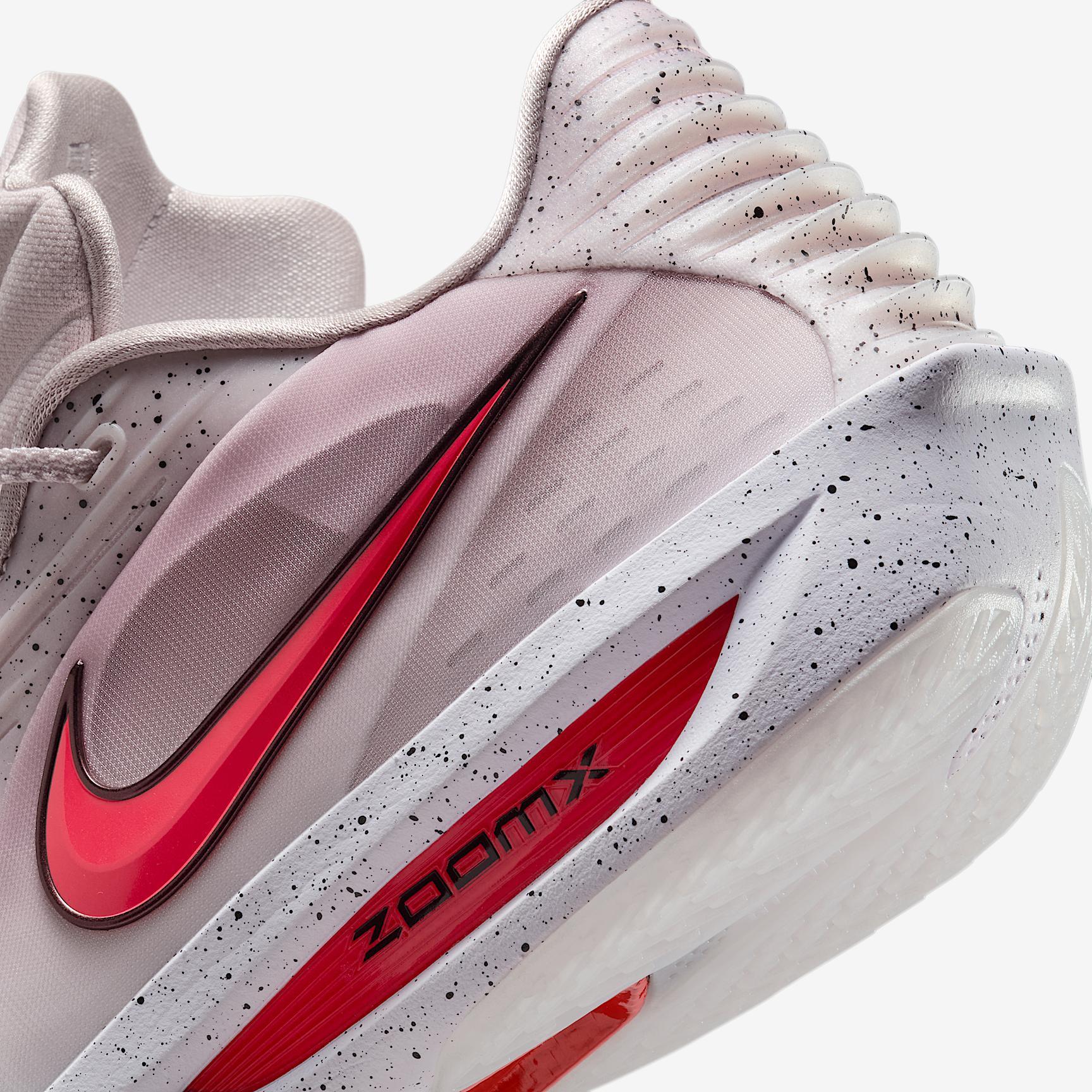 Nike Men's G.T. Cut 3 Turbo Basketball Shoes Product Image