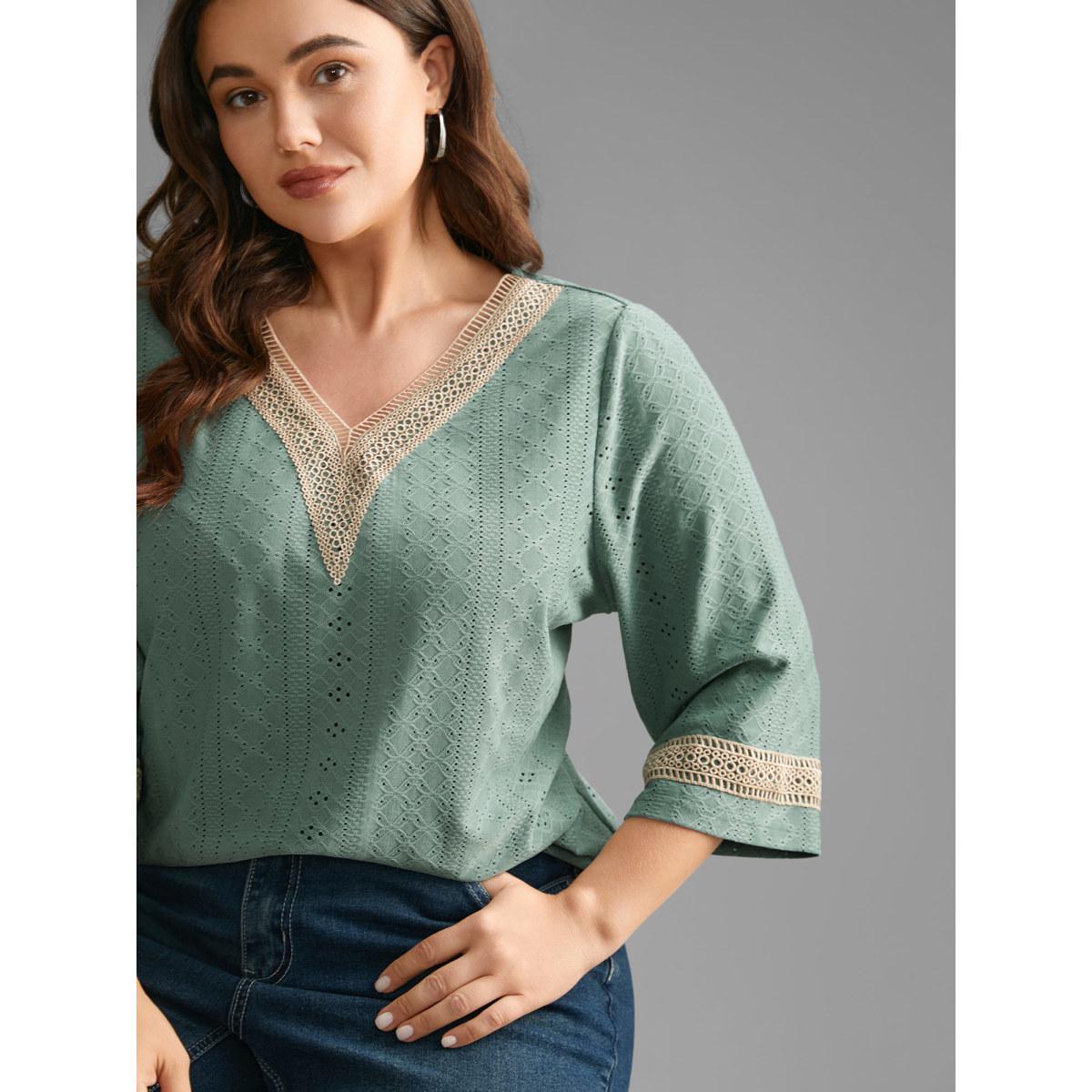 Plus Size Woven Ribbon Patchwork Contrast T-shirt Greenbean Women Casual Woven ribbon&lace trim V-neck Everyday T-shirts BloomChic 18-20/2X Product Image