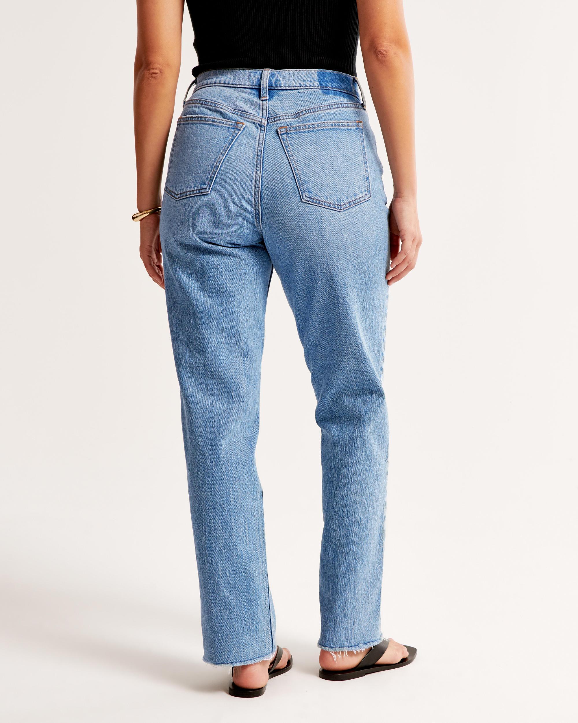 Curve Love Mid Rise 90s Straight Jean Product Image