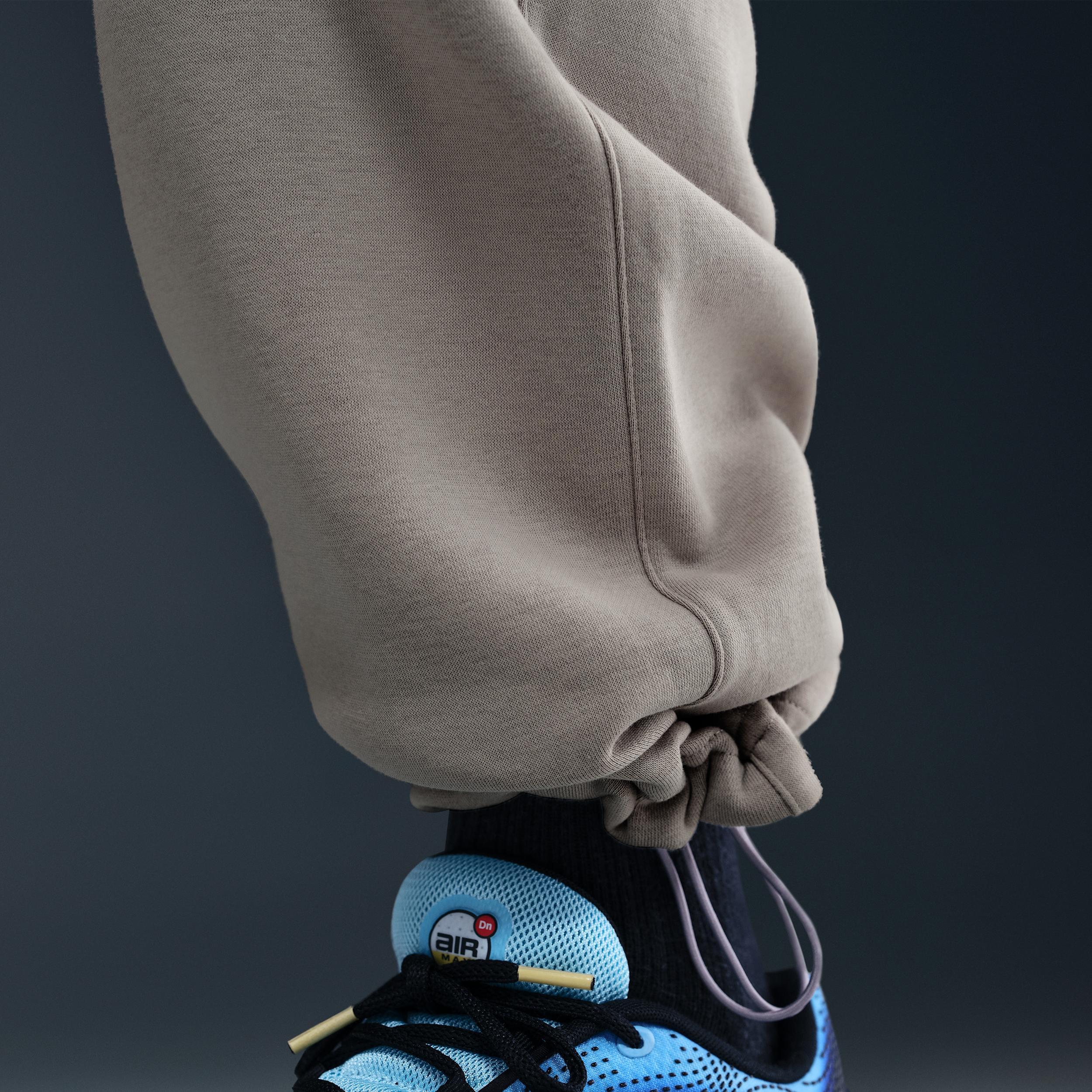 Nike Club Men's Fleece Bungee Pants Product Image