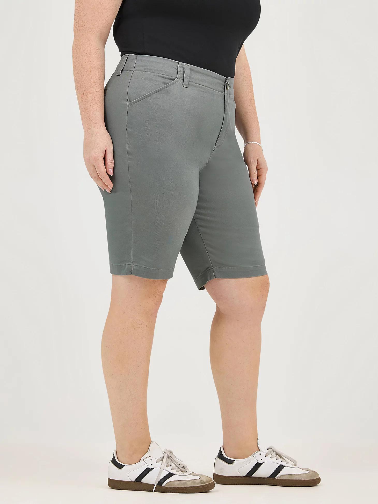 Women’s Regular Fit Chino Bermuda Shorts (Plus) | Lee® Product Image