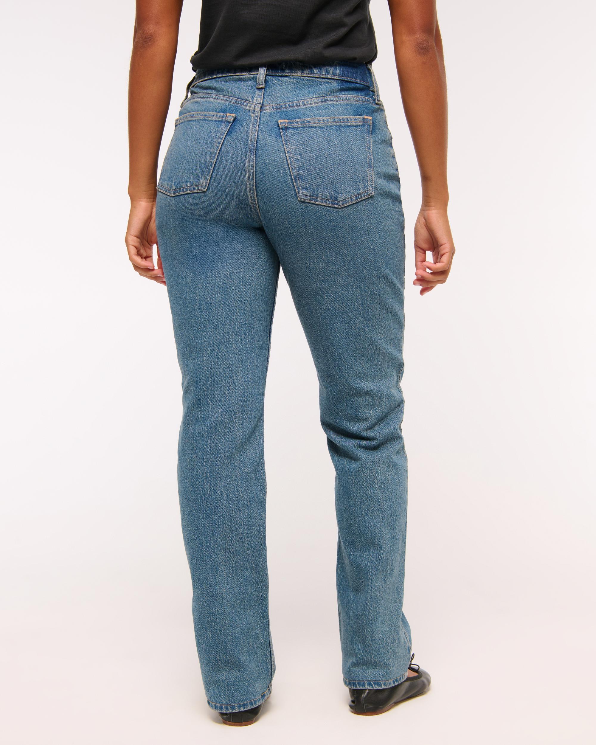 Curve Love Mid Rise 90s Straight Jean Product Image