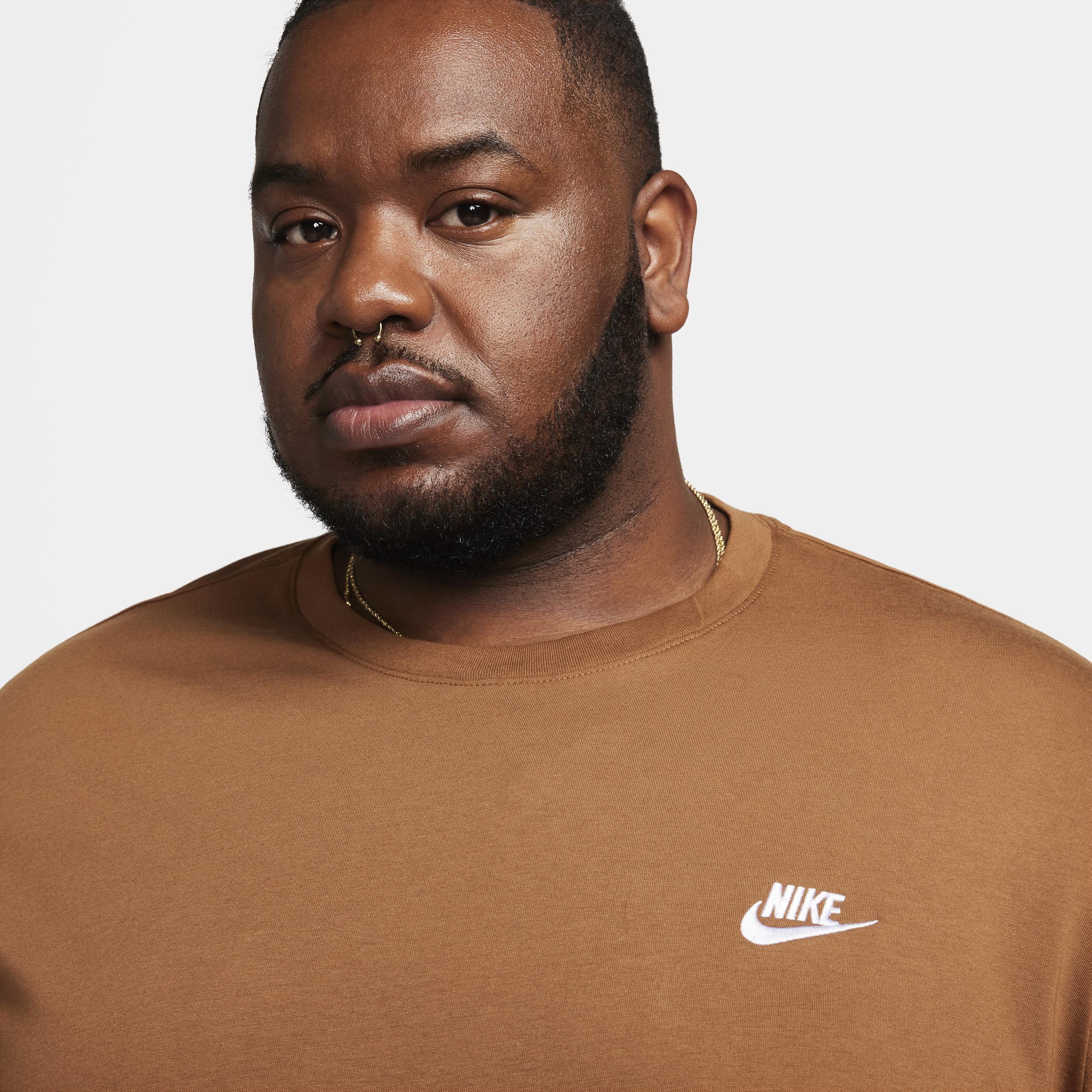 Nike Club Unisex T-shirt Product Image