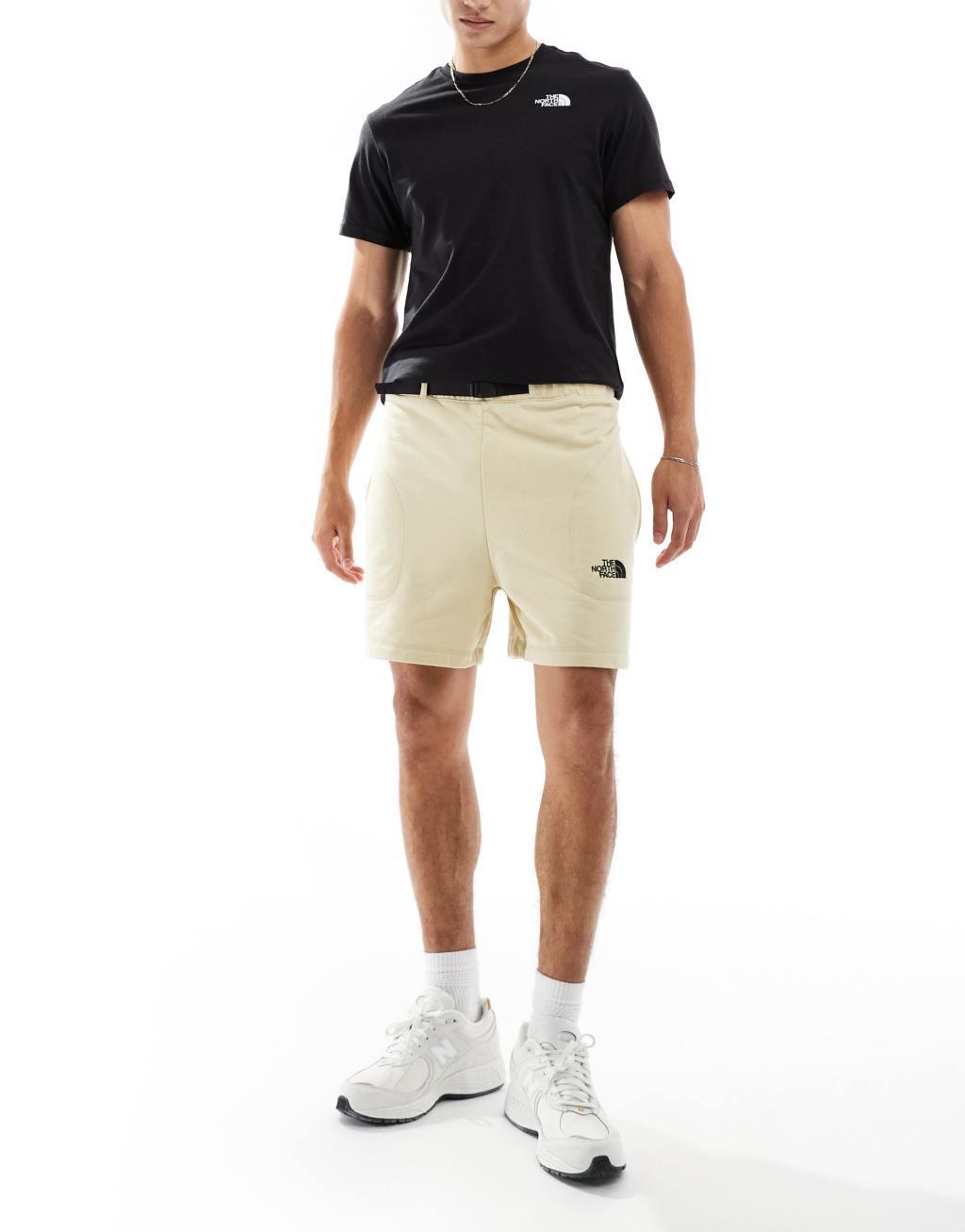The North Face Stratus shorts in beige Product Image
